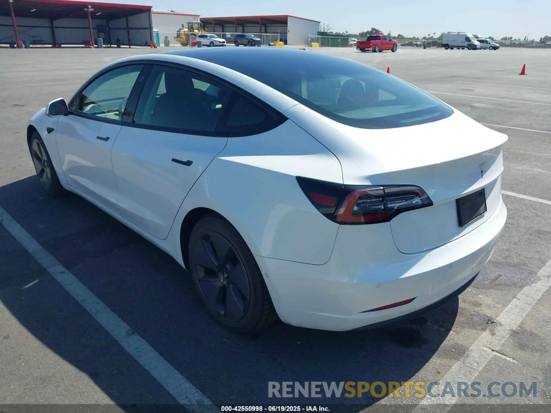 3 Photograph of a damaged car 5YJ3E1EA9MF929942 TESLA MODEL 3 2021
