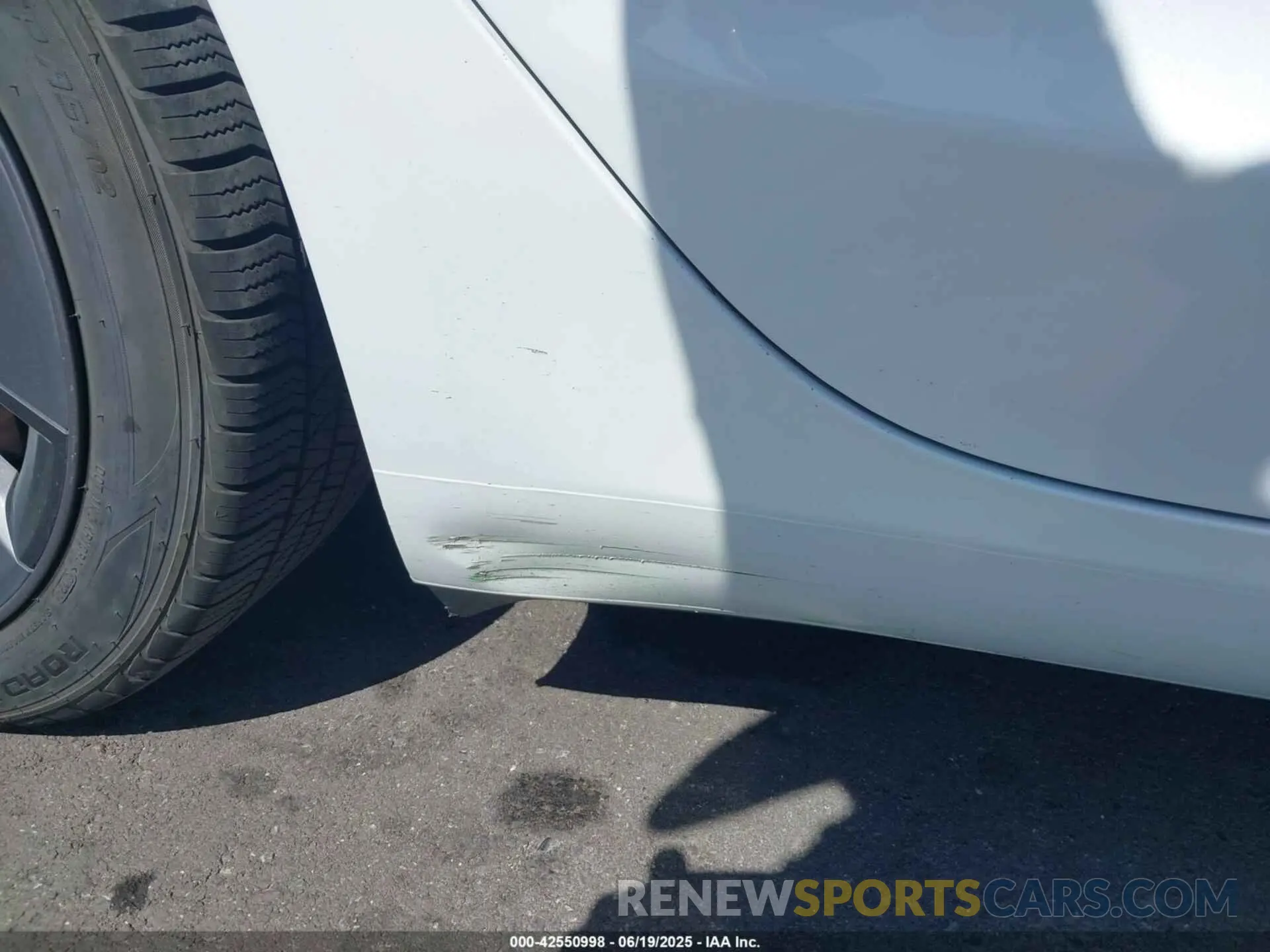 6 Photograph of a damaged car 5YJ3E1EA9MF929942 TESLA MODEL 3 2021