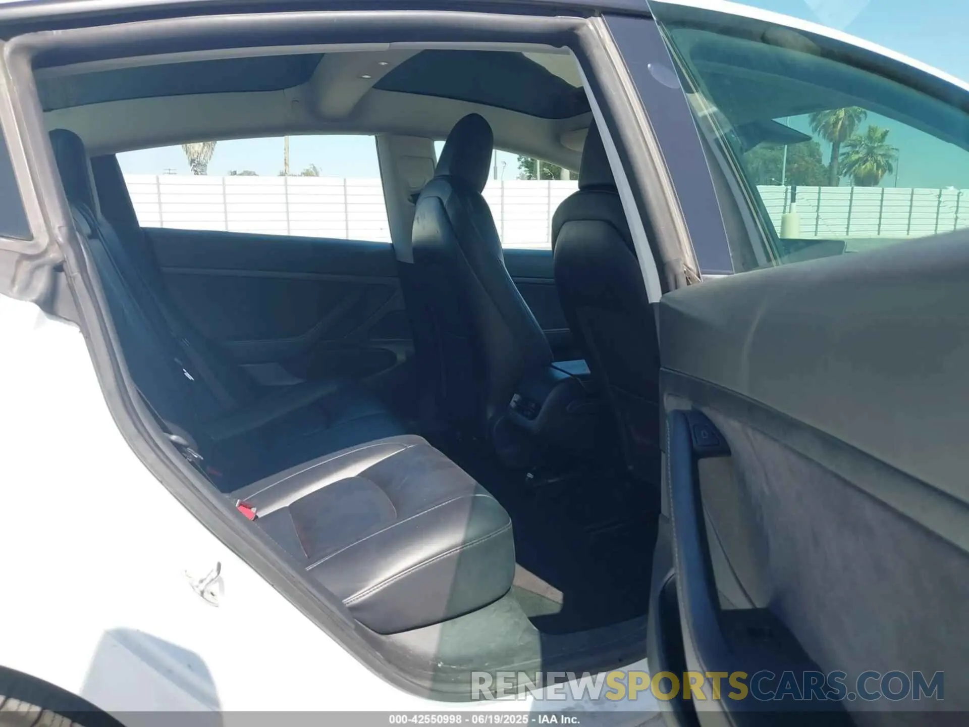 8 Photograph of a damaged car 5YJ3E1EA9MF929942 TESLA MODEL 3 2021