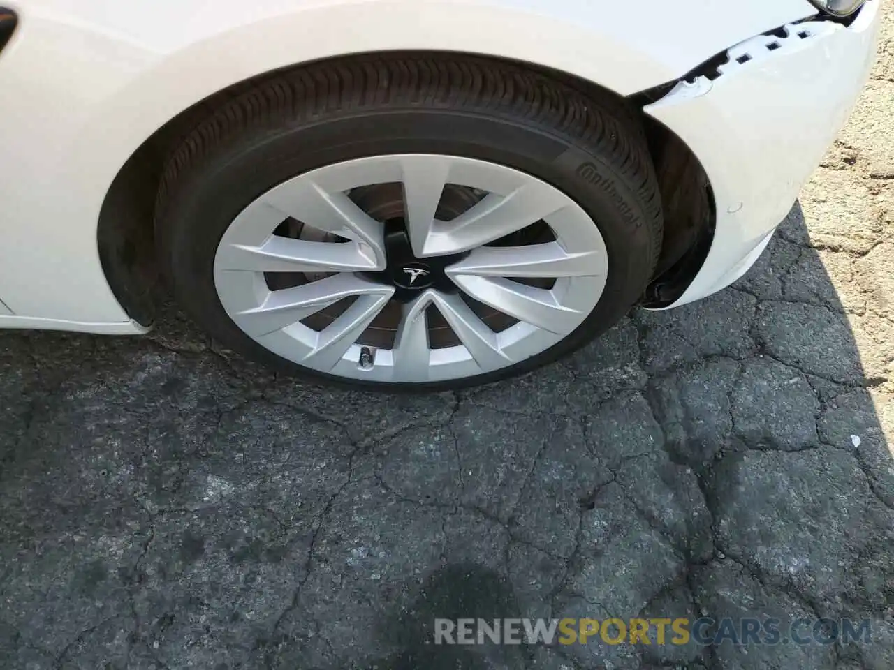 9 Photograph of a damaged car 5YJ3E1EA9MF936499 TESLA MODEL 3 2021