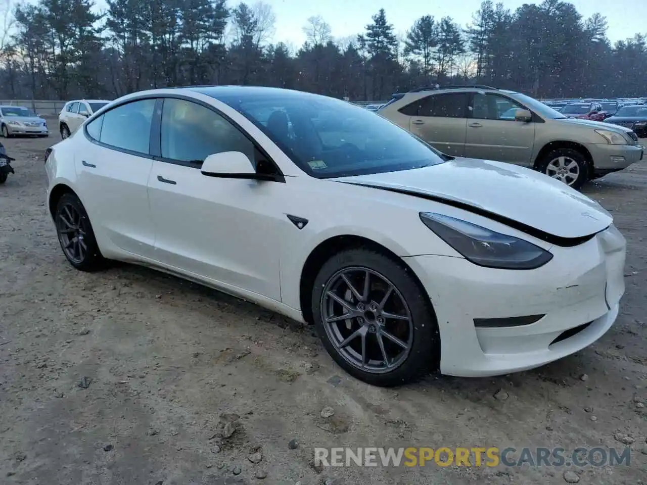 4 Photograph of a damaged car 5YJ3E1EA9MF961256 TESLA MODEL 3 2021