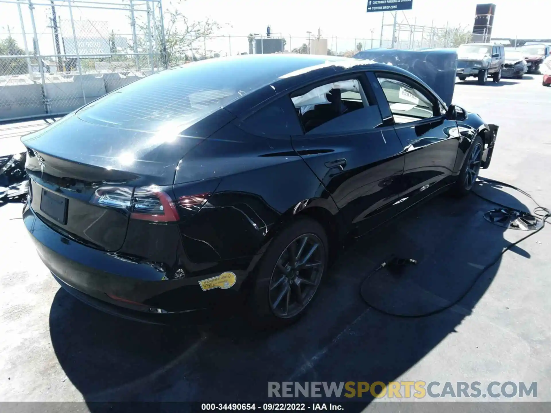 4 Photograph of a damaged car 5YJ3E1EA9MF962620 TESLA MODEL 3 2021