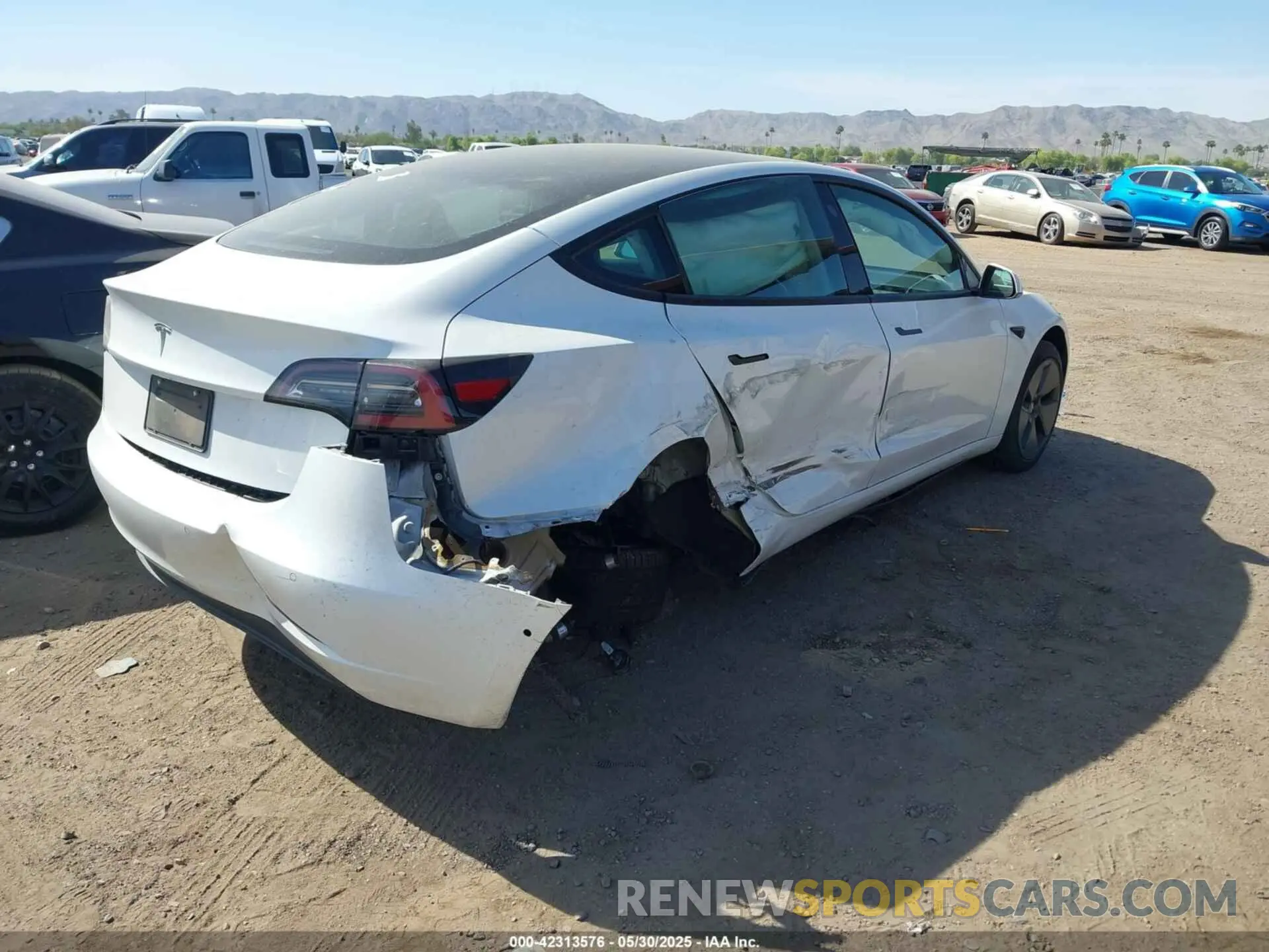 4 Photograph of a damaged car 5YJ3E1EA9MF994855 TESLA MODEL 3 2021
