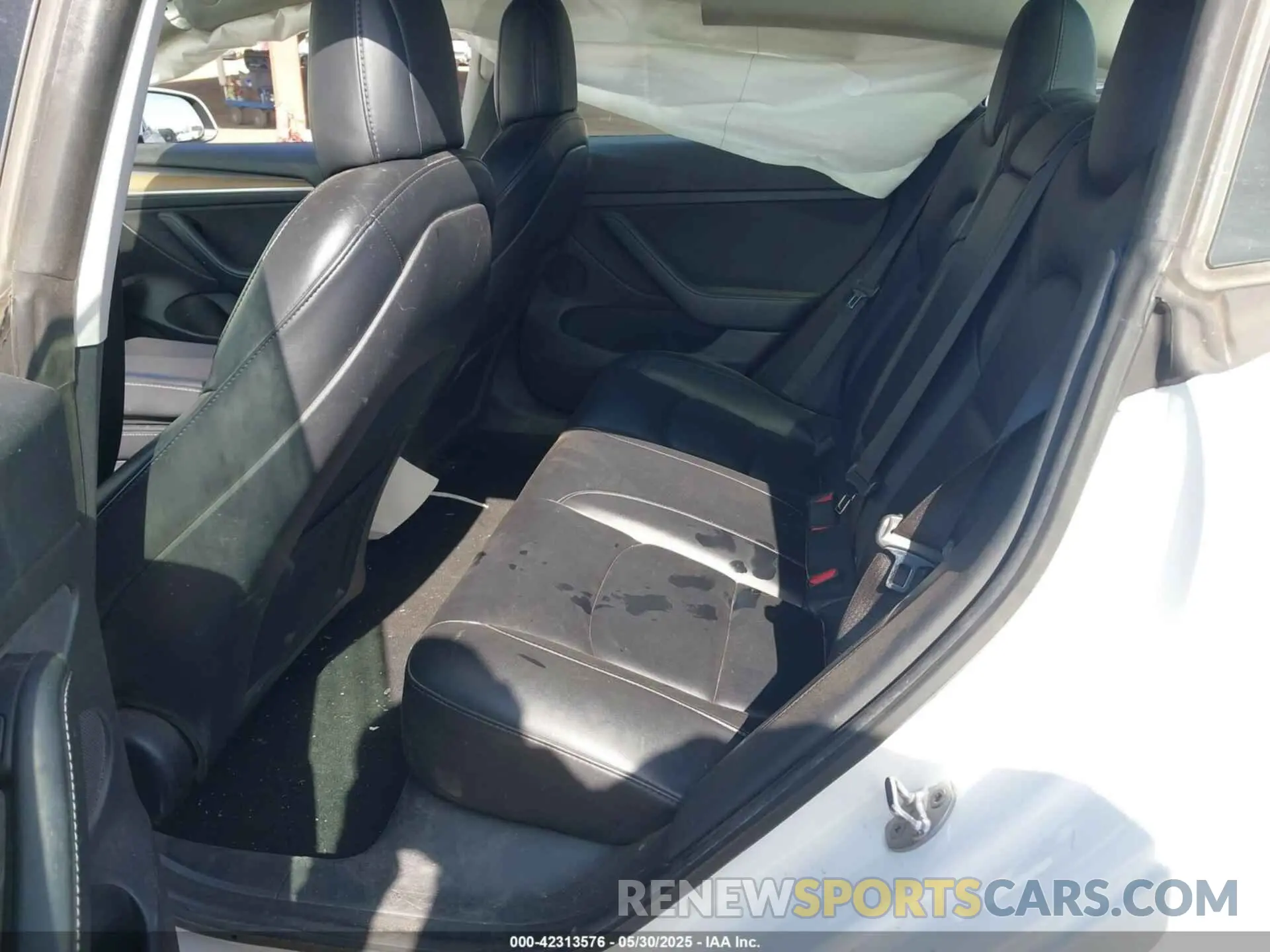 8 Photograph of a damaged car 5YJ3E1EA9MF994855 TESLA MODEL 3 2021