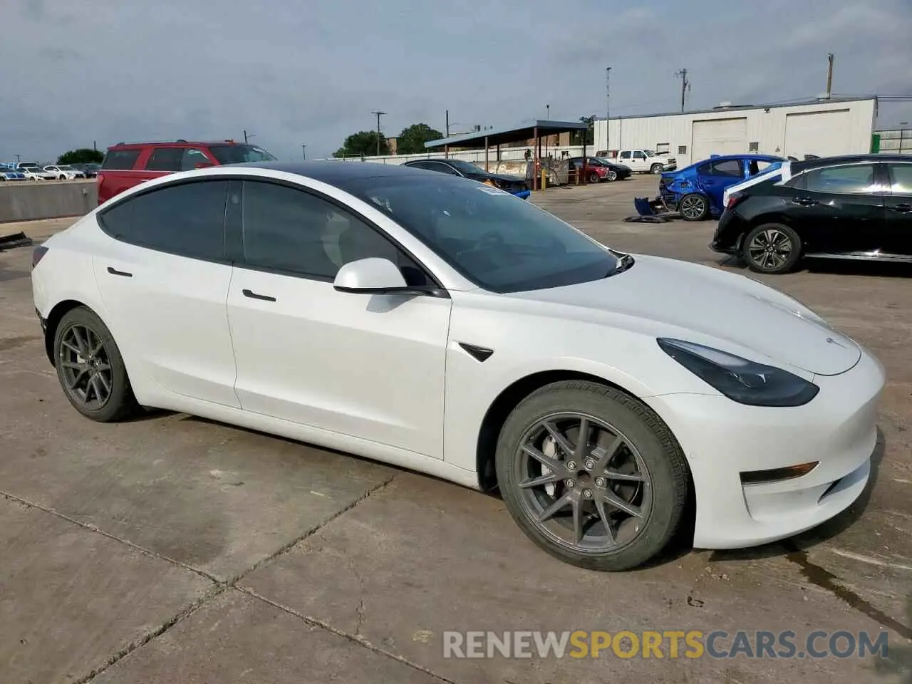 4 Photograph of a damaged car 5YJ3E1EAXMF016770 TESLA MODEL 3 2021