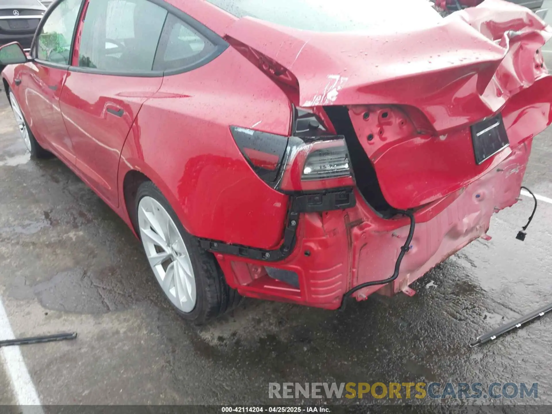 21 Photograph of a damaged car 5YJ3E1EAXMF017773 TESLA MODEL 3 2021