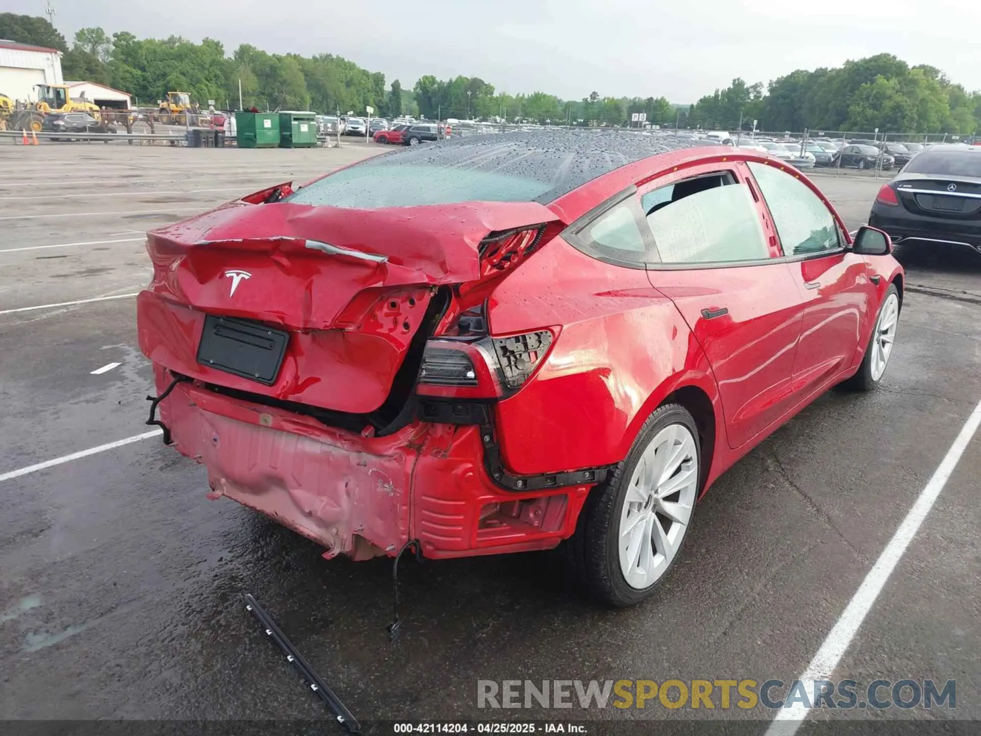 4 Photograph of a damaged car 5YJ3E1EAXMF017773 TESLA MODEL 3 2021