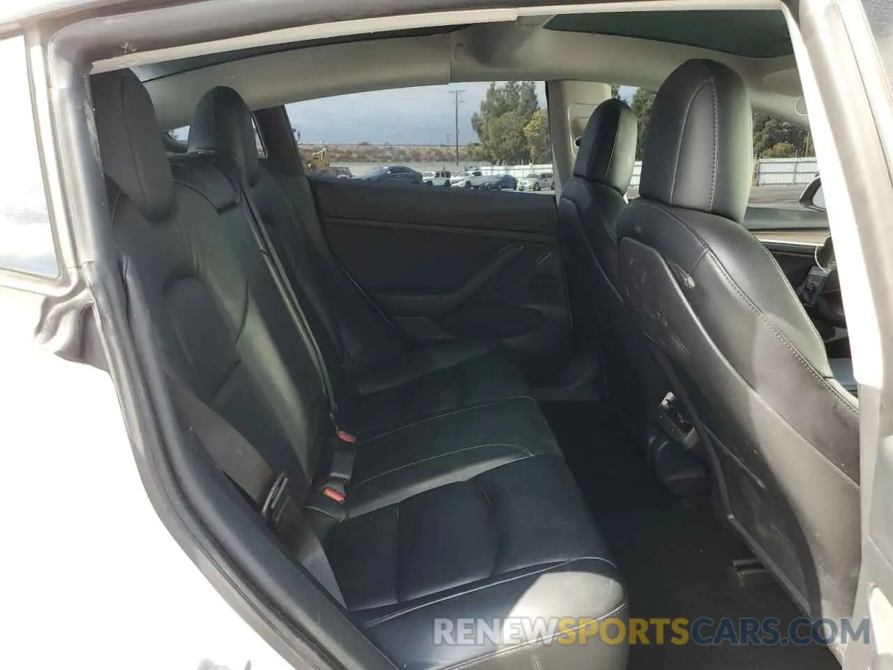 10 Photograph of a damaged car 5YJ3E1EAXMF028630 TESLA MODEL 3 2021