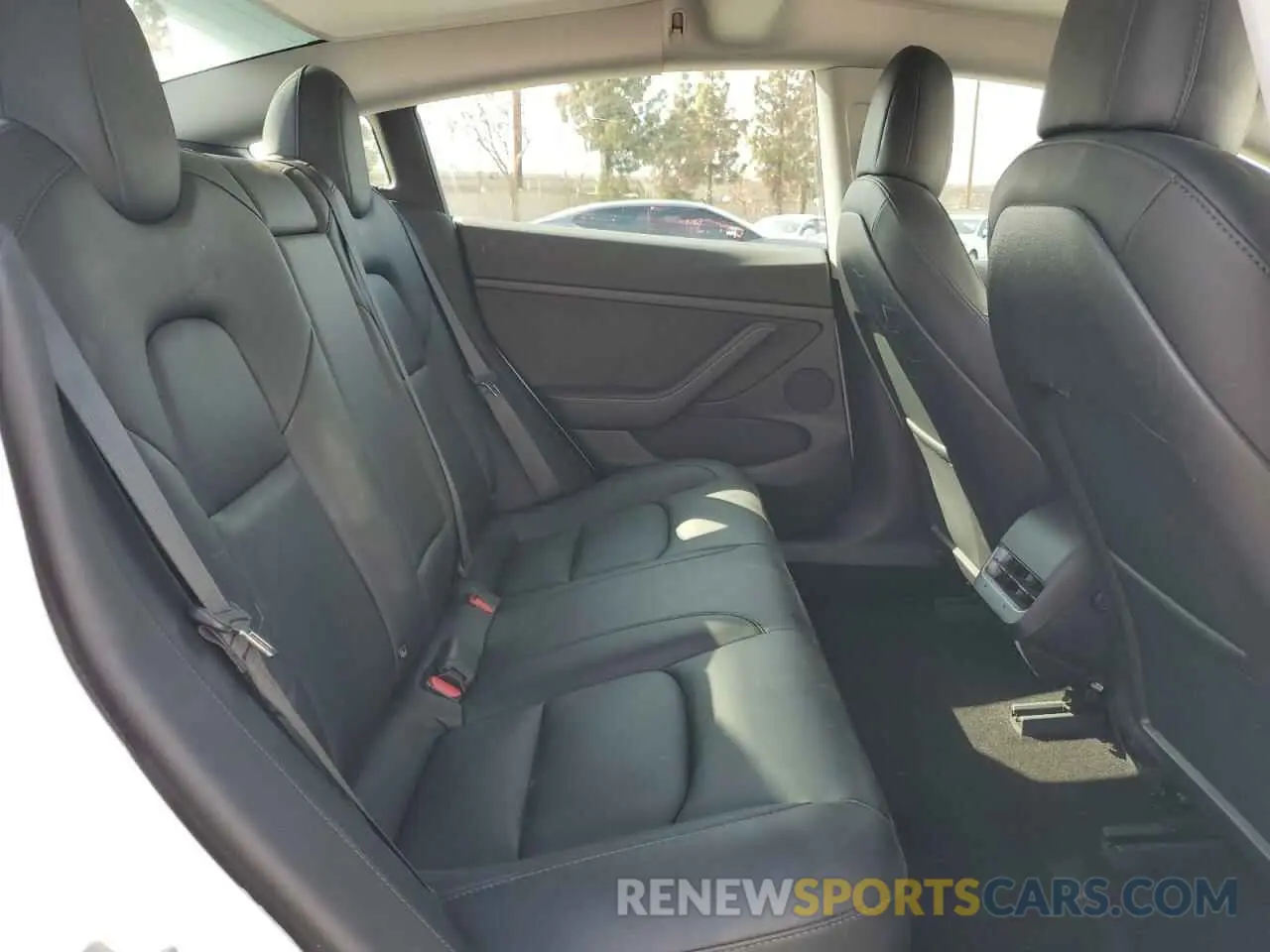 10 Photograph of a damaged car 5YJ3E1EAXMF068402 TESLA MODEL 3 2021