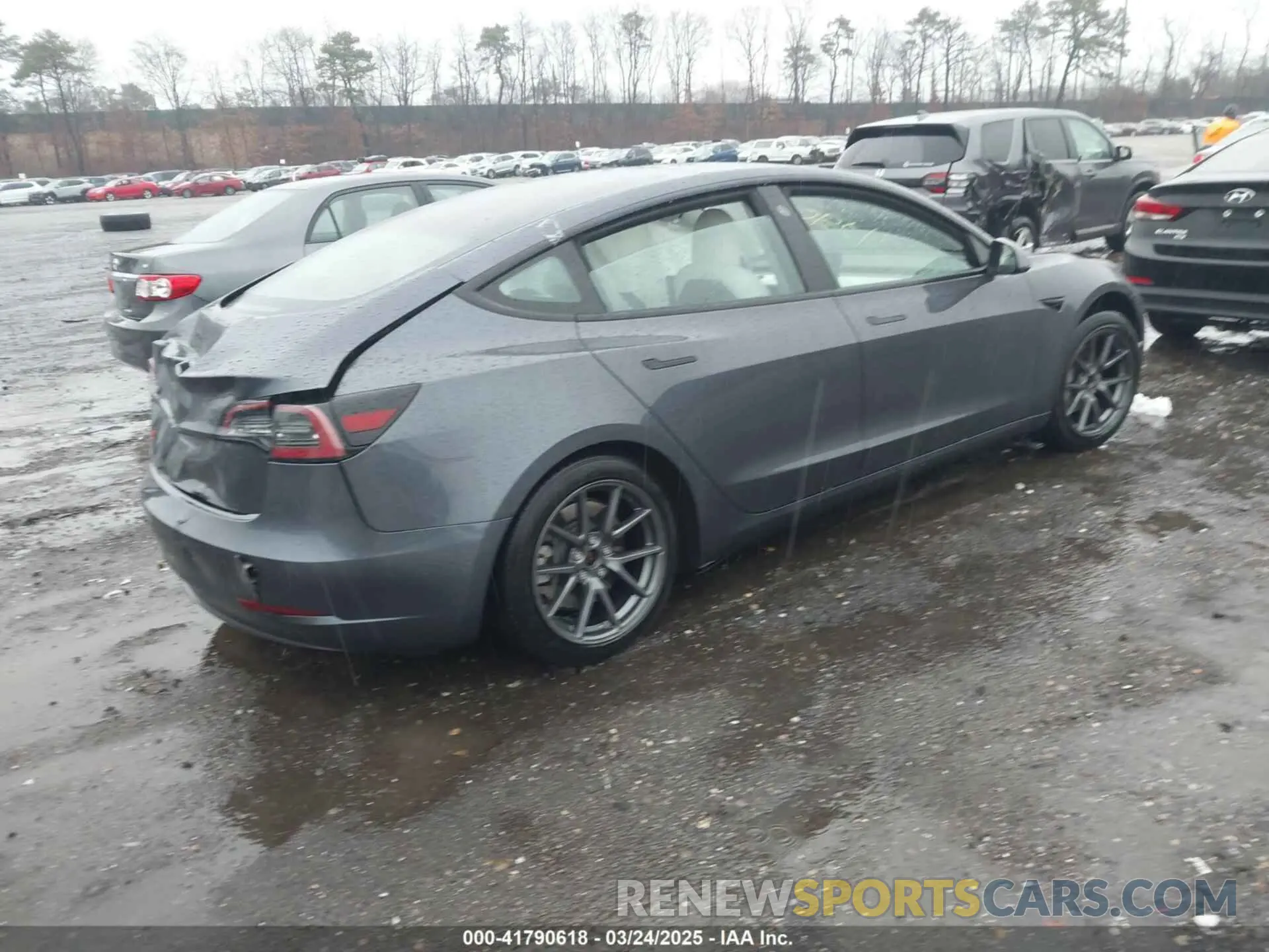 4 Photograph of a damaged car 5YJ3E1EAXMF087841 TESLA MODEL 3 2021