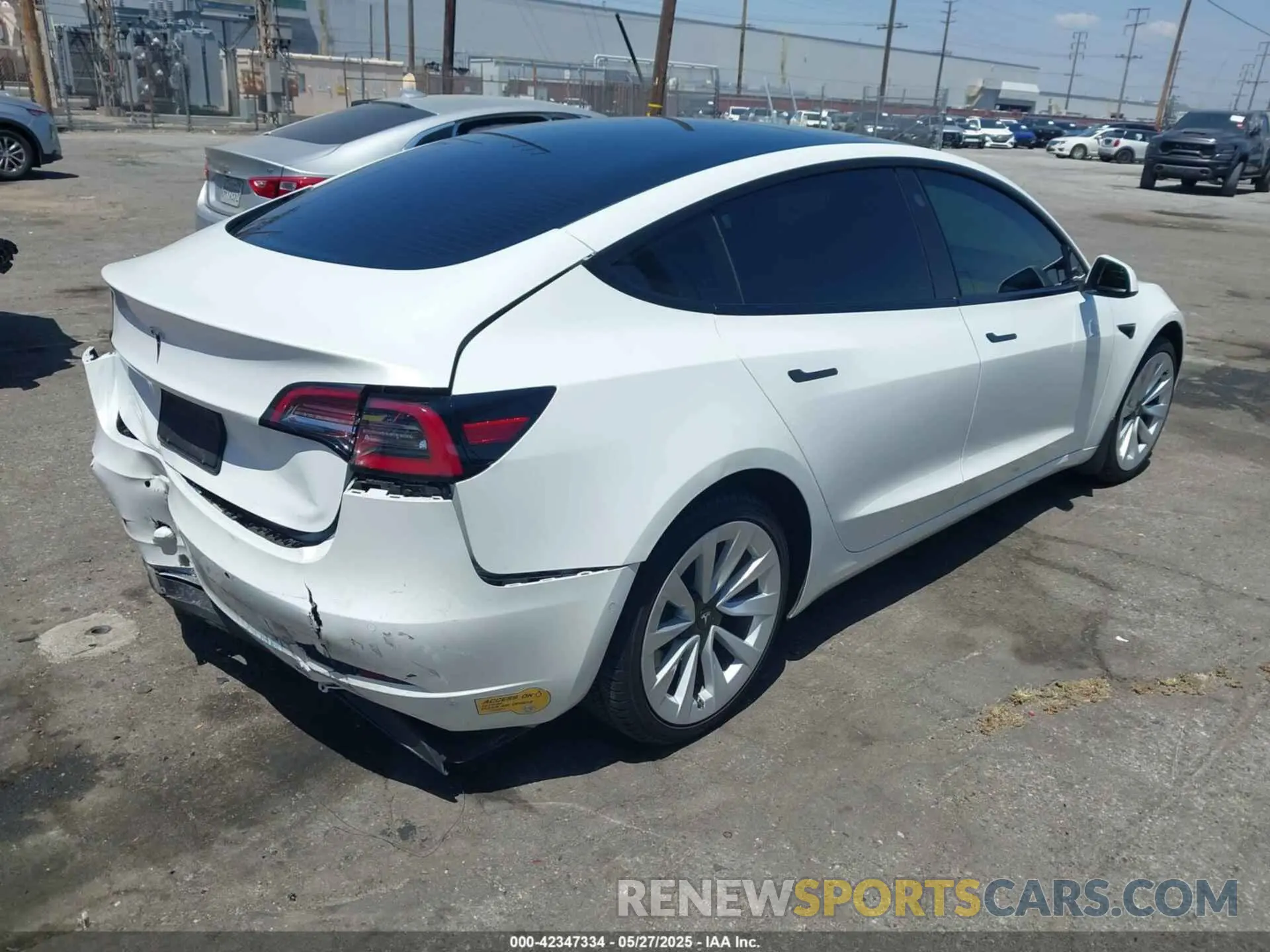 4 Photograph of a damaged car 5YJ3E1EAXMF089282 TESLA MODEL 3 2021