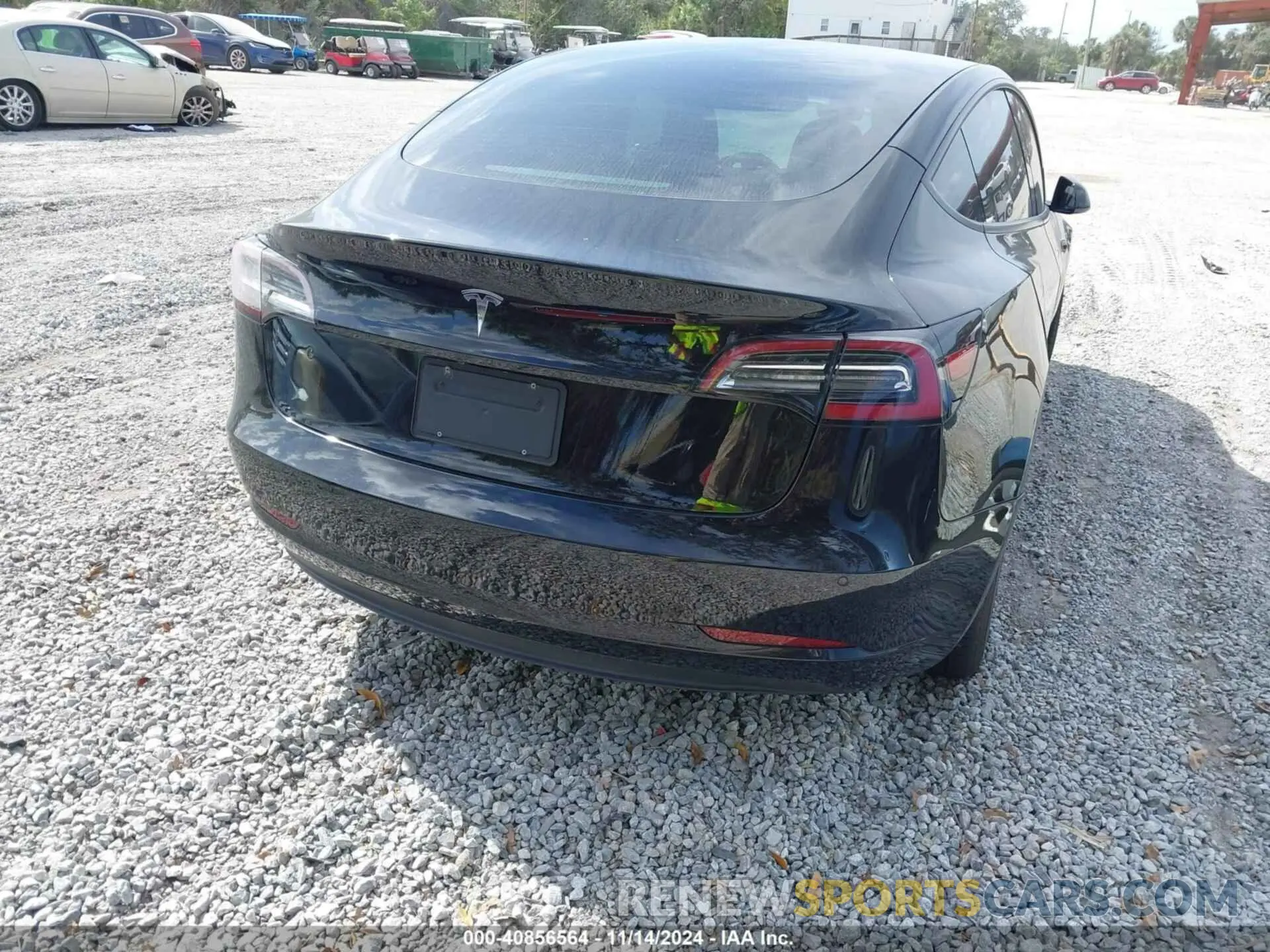 4 Photograph of a damaged car 5YJ3E1EAXMF090352 TESLA MODEL 3 2021
