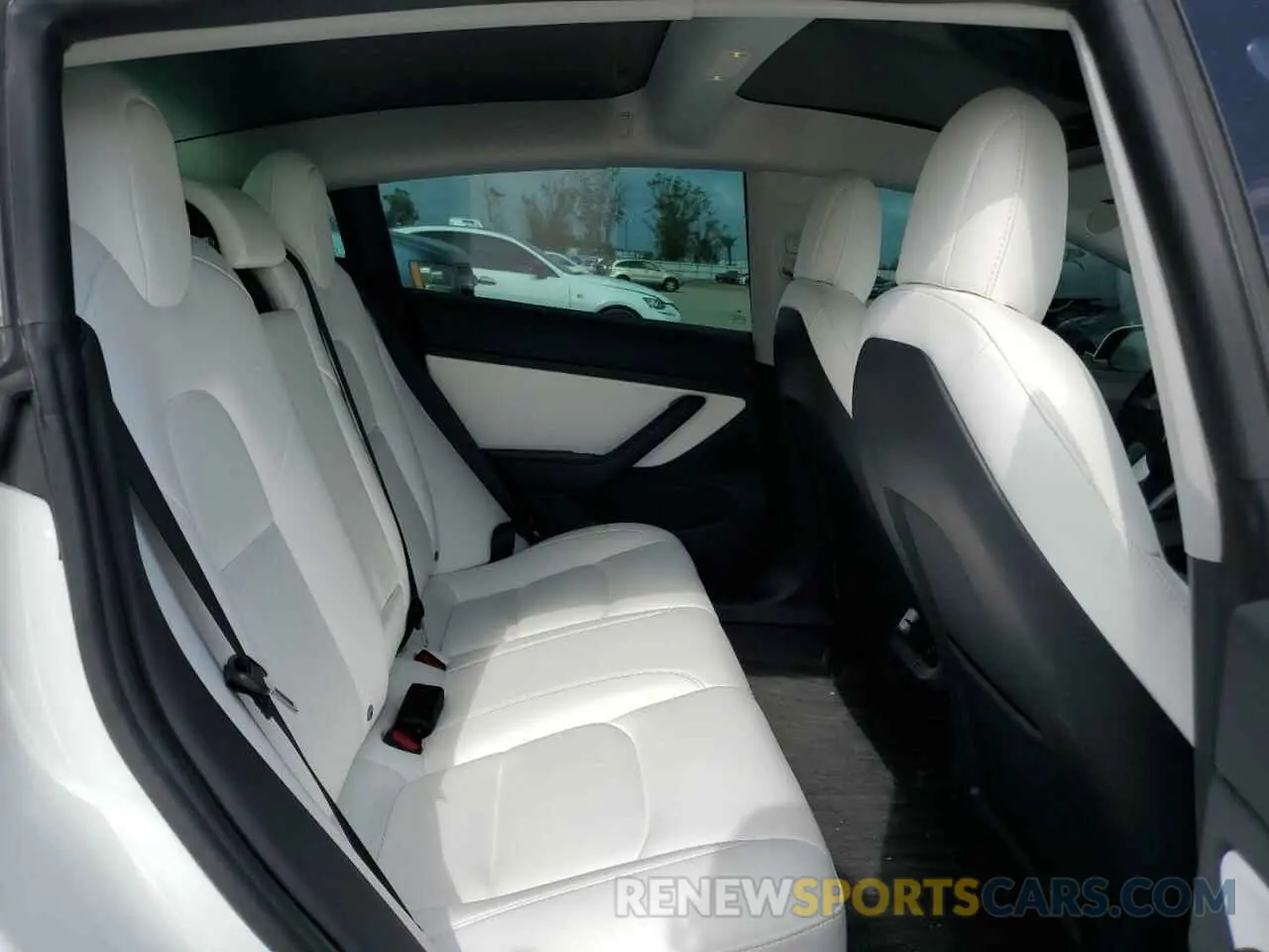 10 Photograph of a damaged car 5YJ3E1EAXMF858671 TESLA MODEL 3 2021