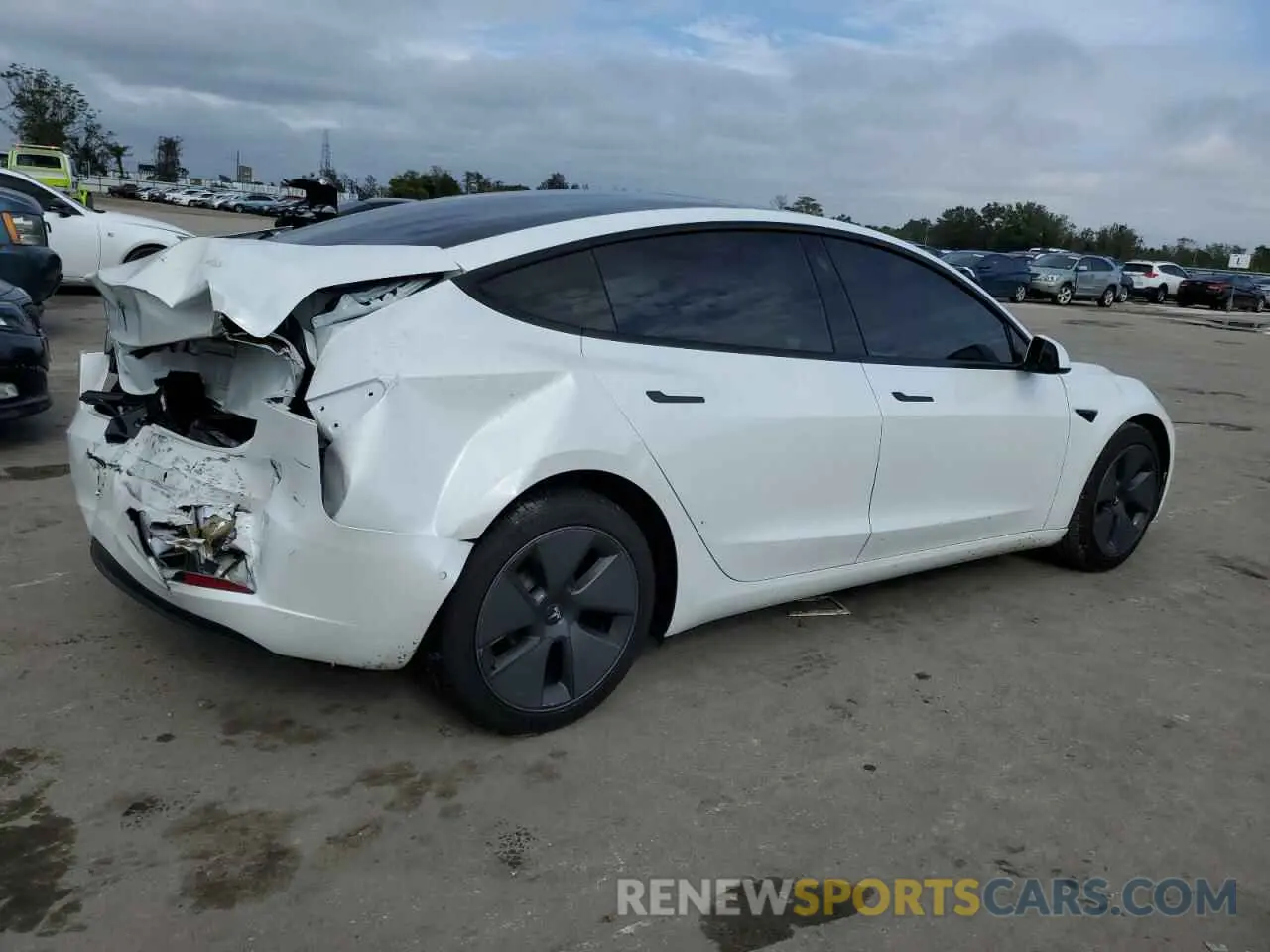 3 Photograph of a damaged car 5YJ3E1EAXMF858671 TESLA MODEL 3 2021