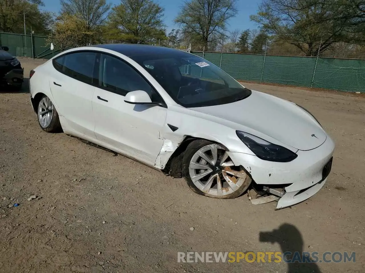 4 Photograph of a damaged car 5YJ3E1EAXMF870285 TESLA MODEL 3 2021