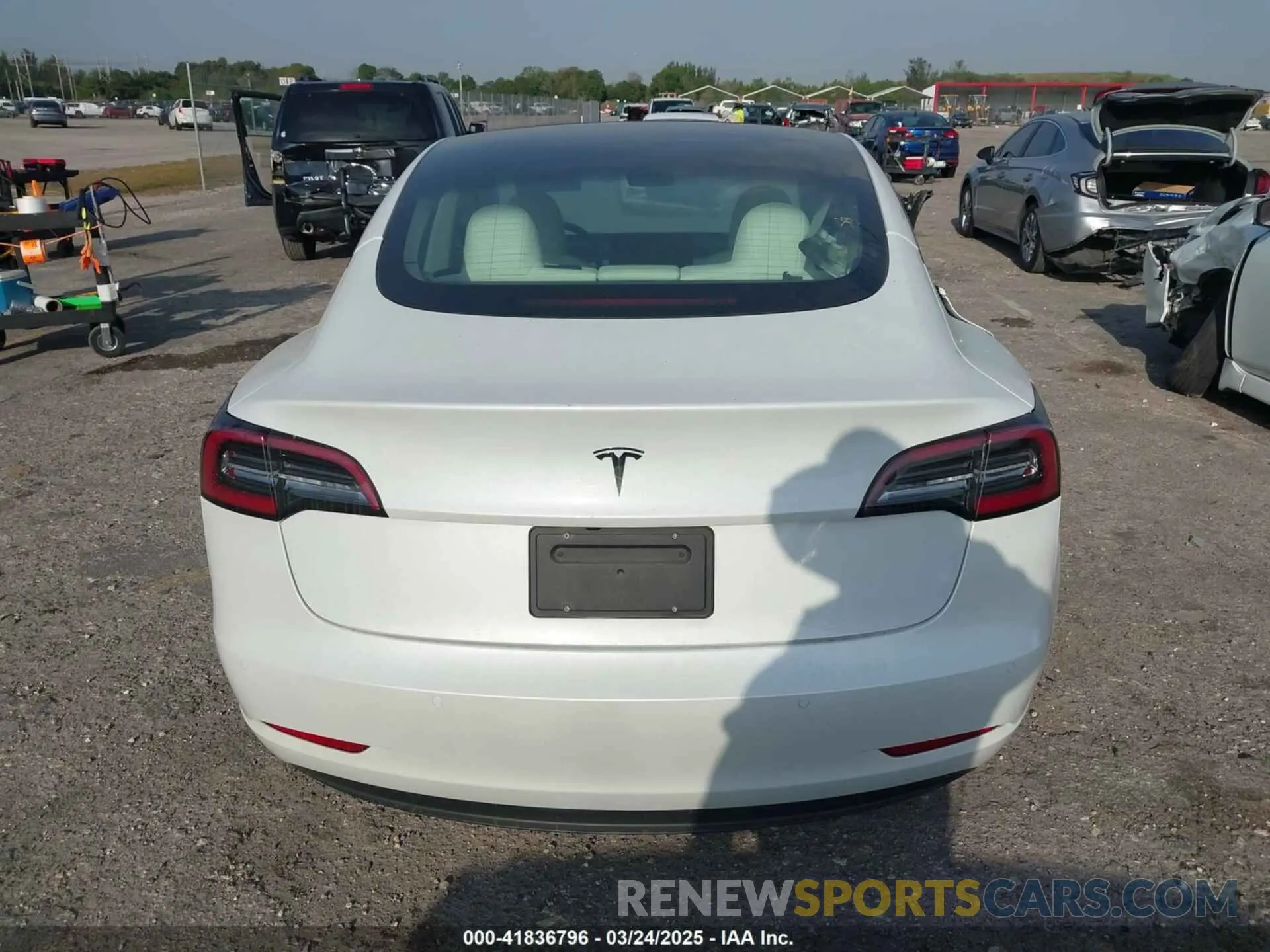 16 Photograph of a damaged car 5YJ3E1EAXMF908601 TESLA MODEL 3 2021