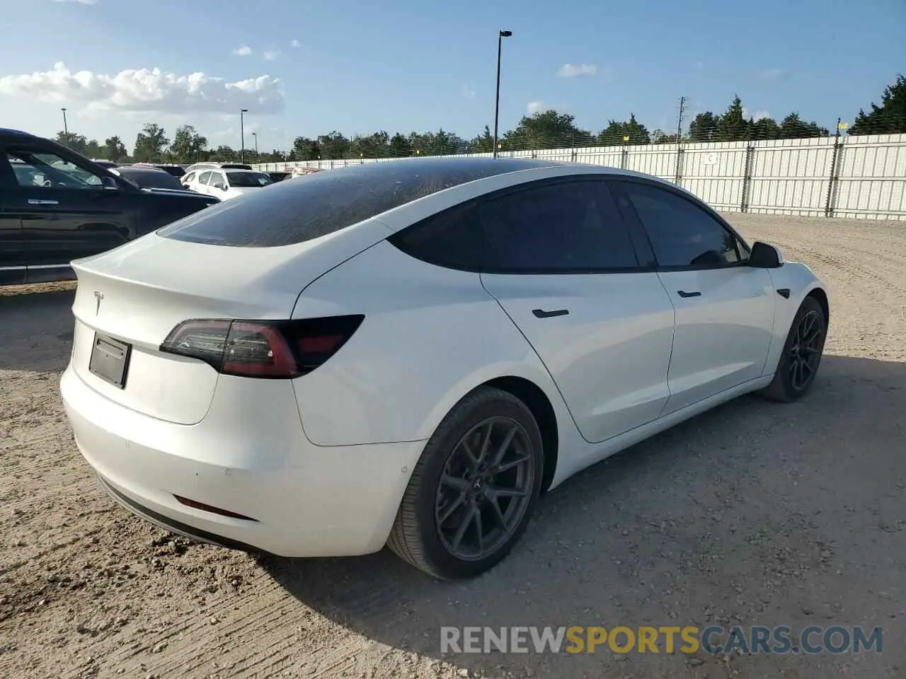 3 Photograph of a damaged car 5YJ3E1EAXMF921669 TESLA MODEL 3 2021