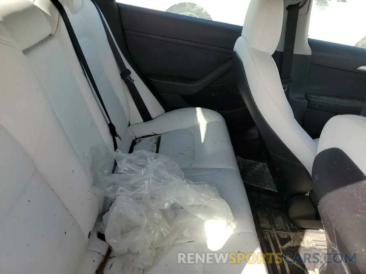 10 Photograph of a damaged car 5YJ3E1EB0MF051097 TESLA MODEL 3 2021