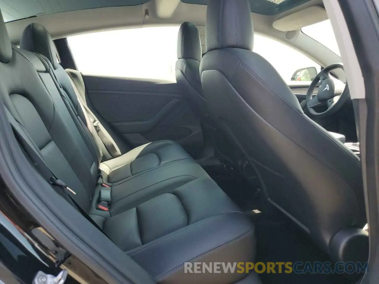10 Photograph of a damaged car 5YJ3E1EB0MF069227 TESLA MODEL 3 2021