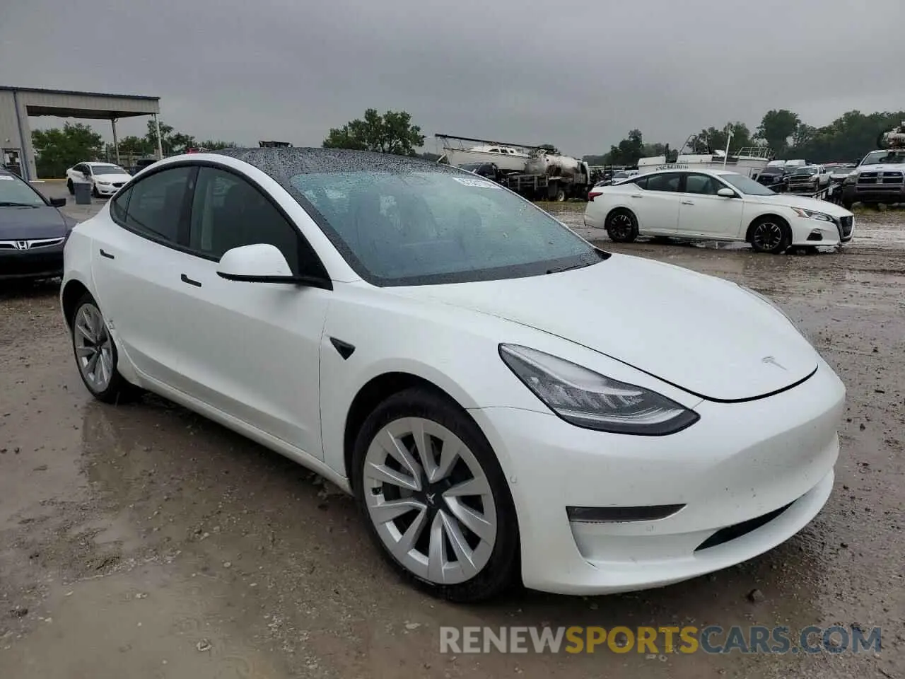 4 Photograph of a damaged car 5YJ3E1EB0MF862446 TESLA MODEL 3 2021