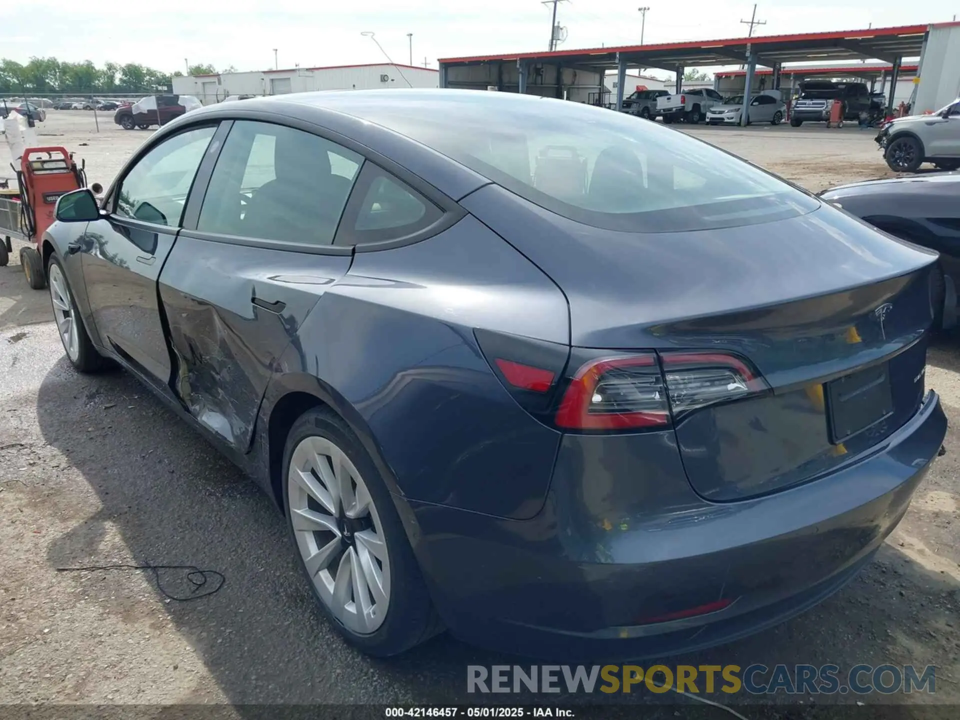 3 Photograph of a damaged car 5YJ3E1EB0MF902654 TESLA MODEL 3 2021