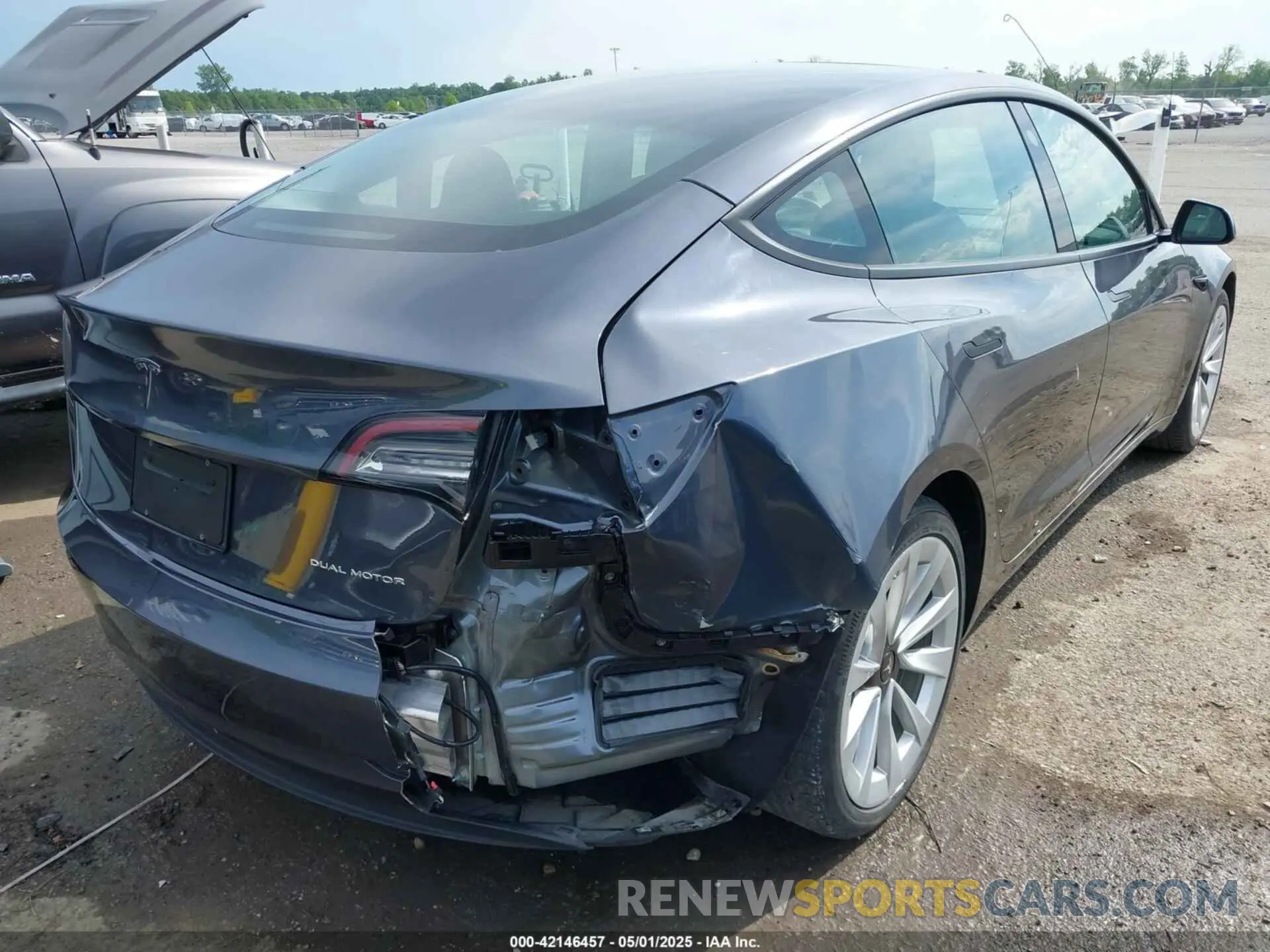 4 Photograph of a damaged car 5YJ3E1EB0MF902654 TESLA MODEL 3 2021