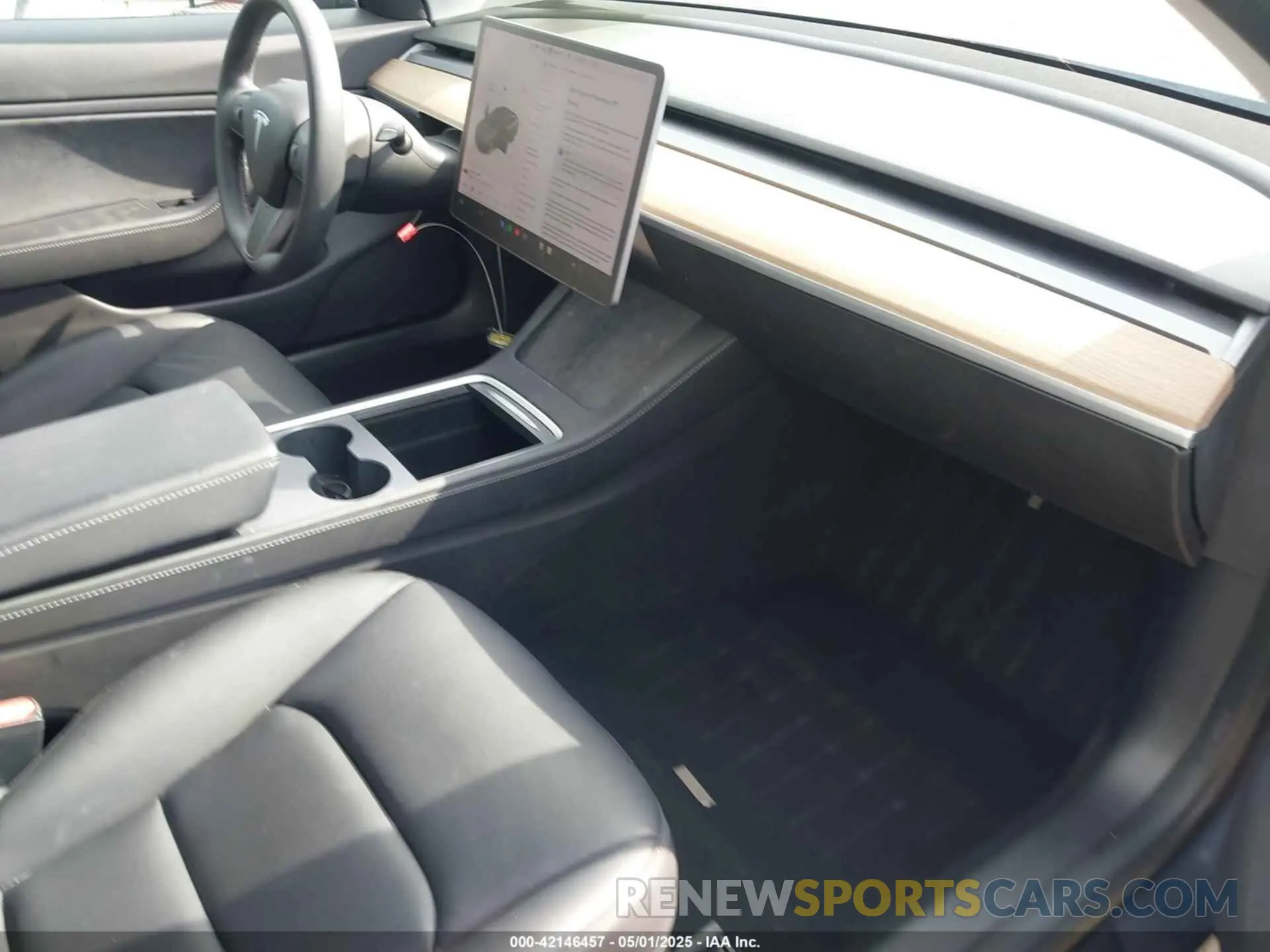 5 Photograph of a damaged car 5YJ3E1EB0MF902654 TESLA MODEL 3 2021