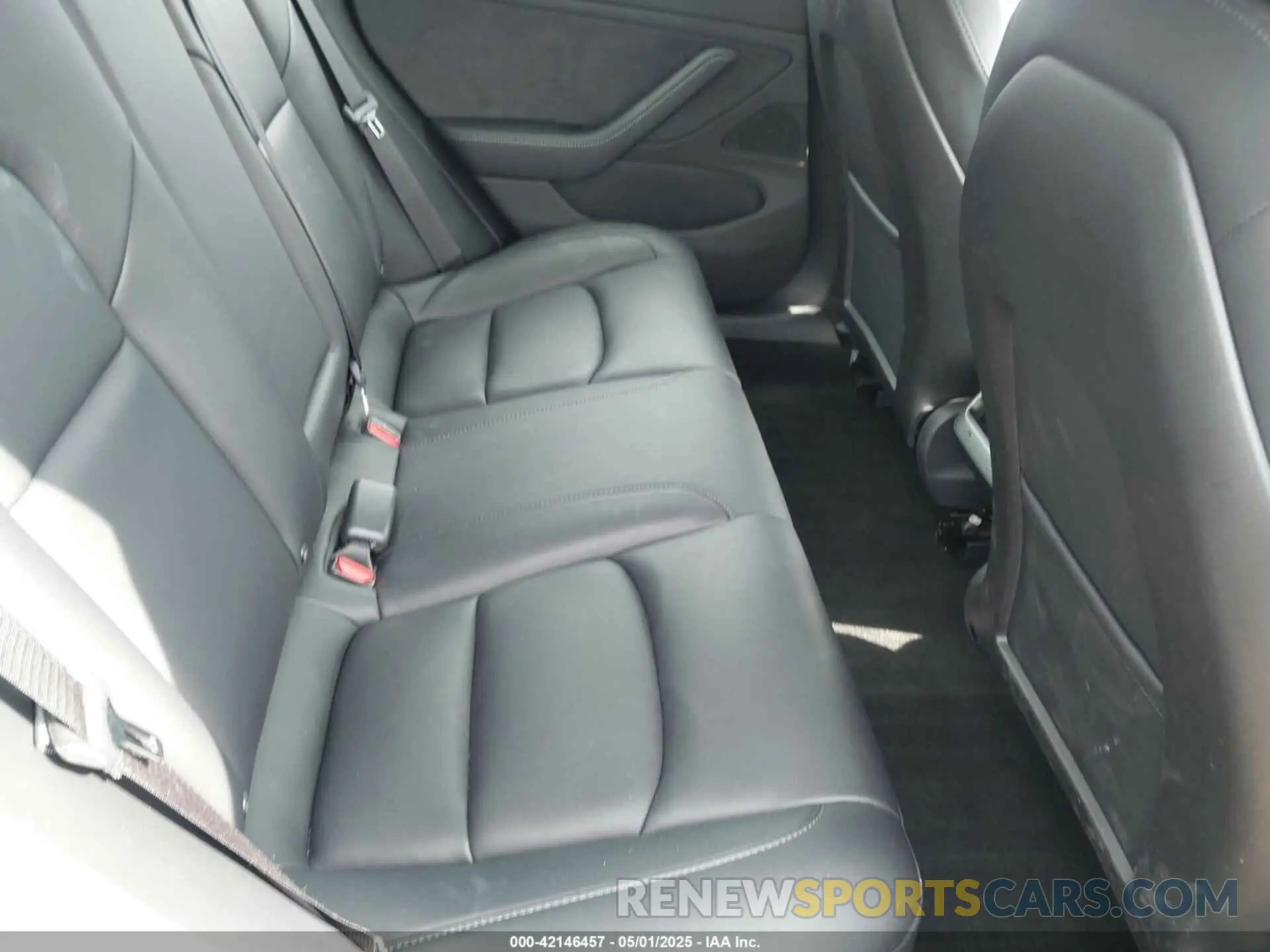 8 Photograph of a damaged car 5YJ3E1EB0MF902654 TESLA MODEL 3 2021