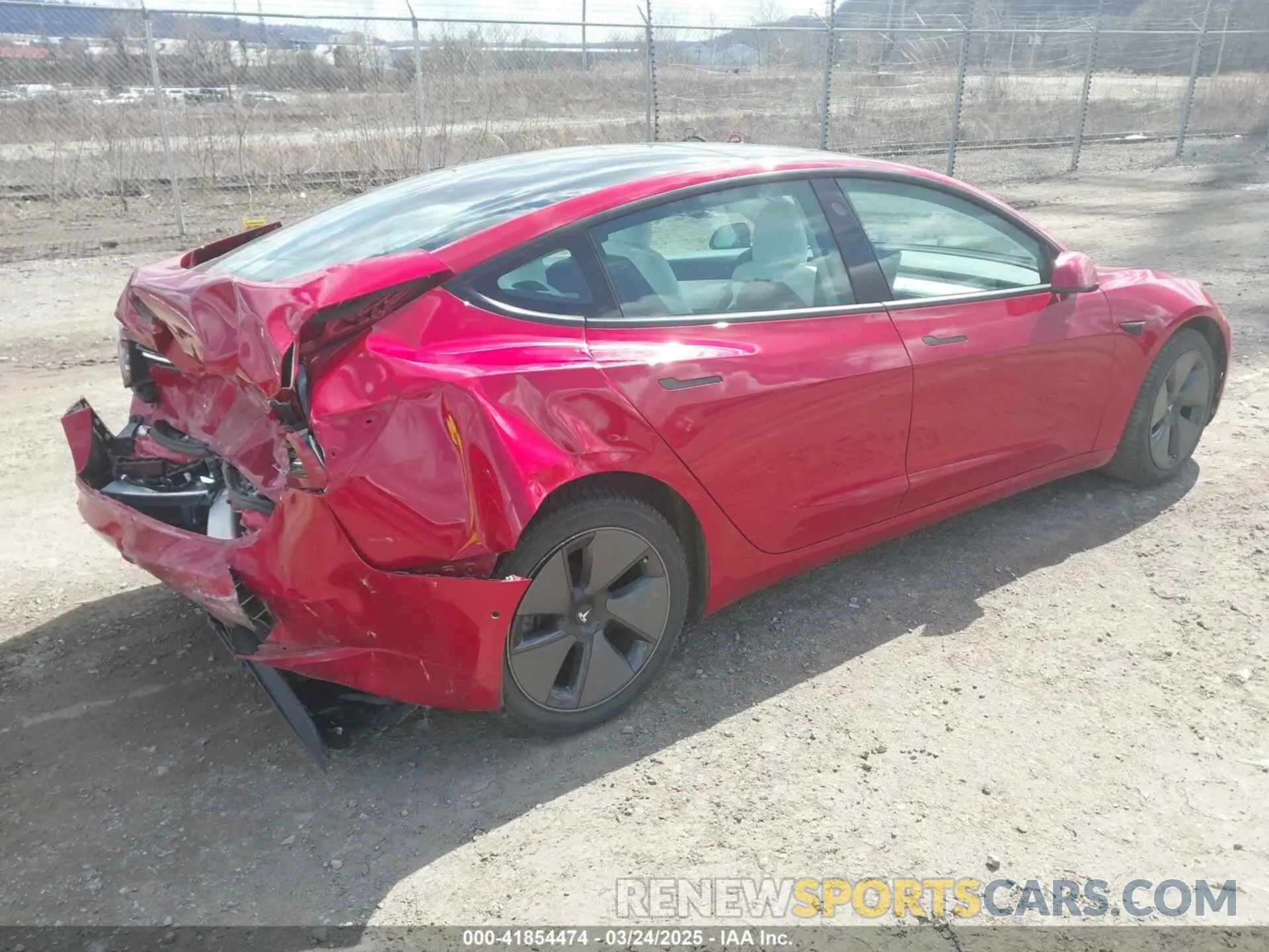 4 Photograph of a damaged car 5YJ3E1EB0MF902833 TESLA MODEL 3 2021
