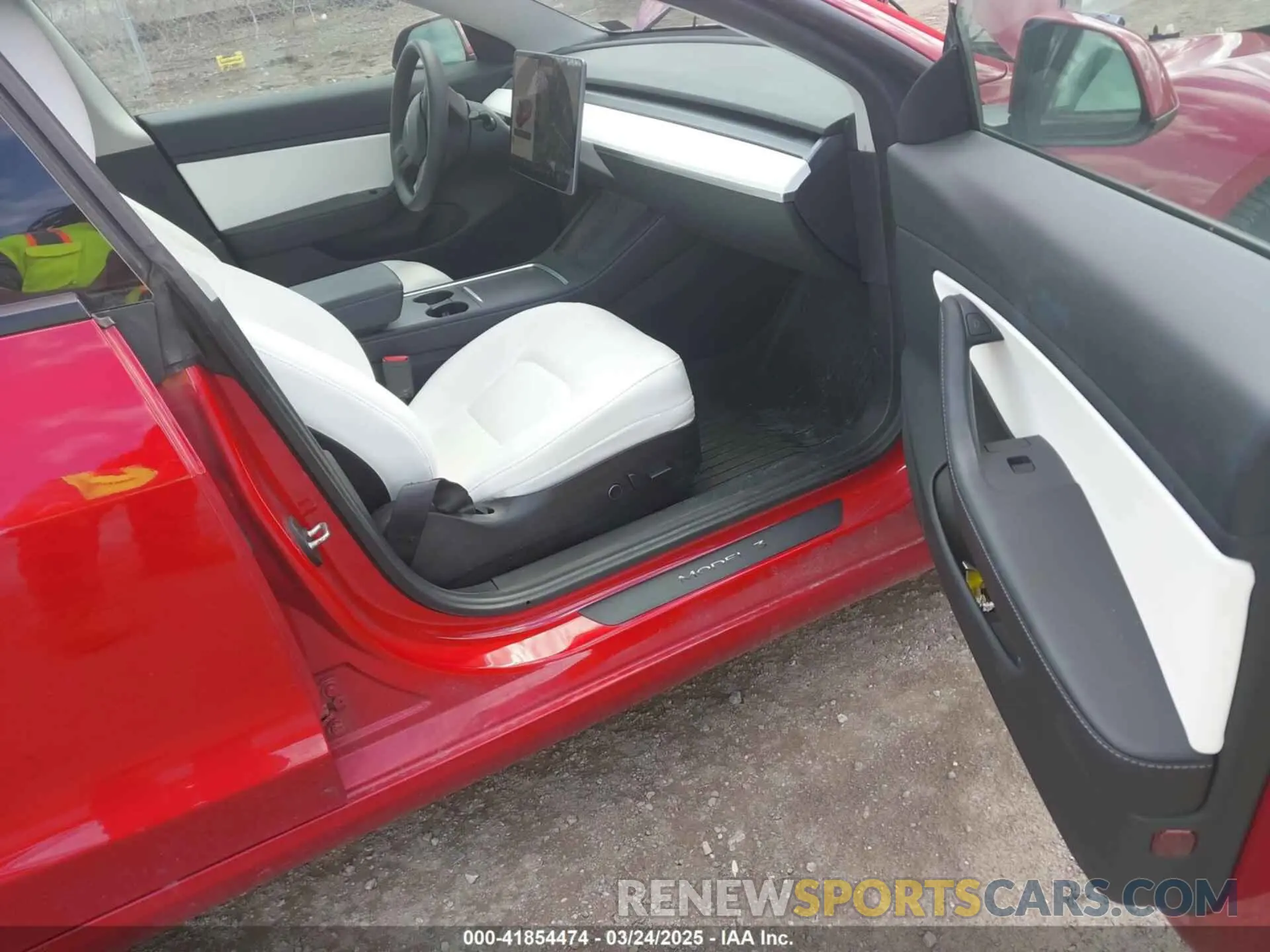 5 Photograph of a damaged car 5YJ3E1EB0MF902833 TESLA MODEL 3 2021