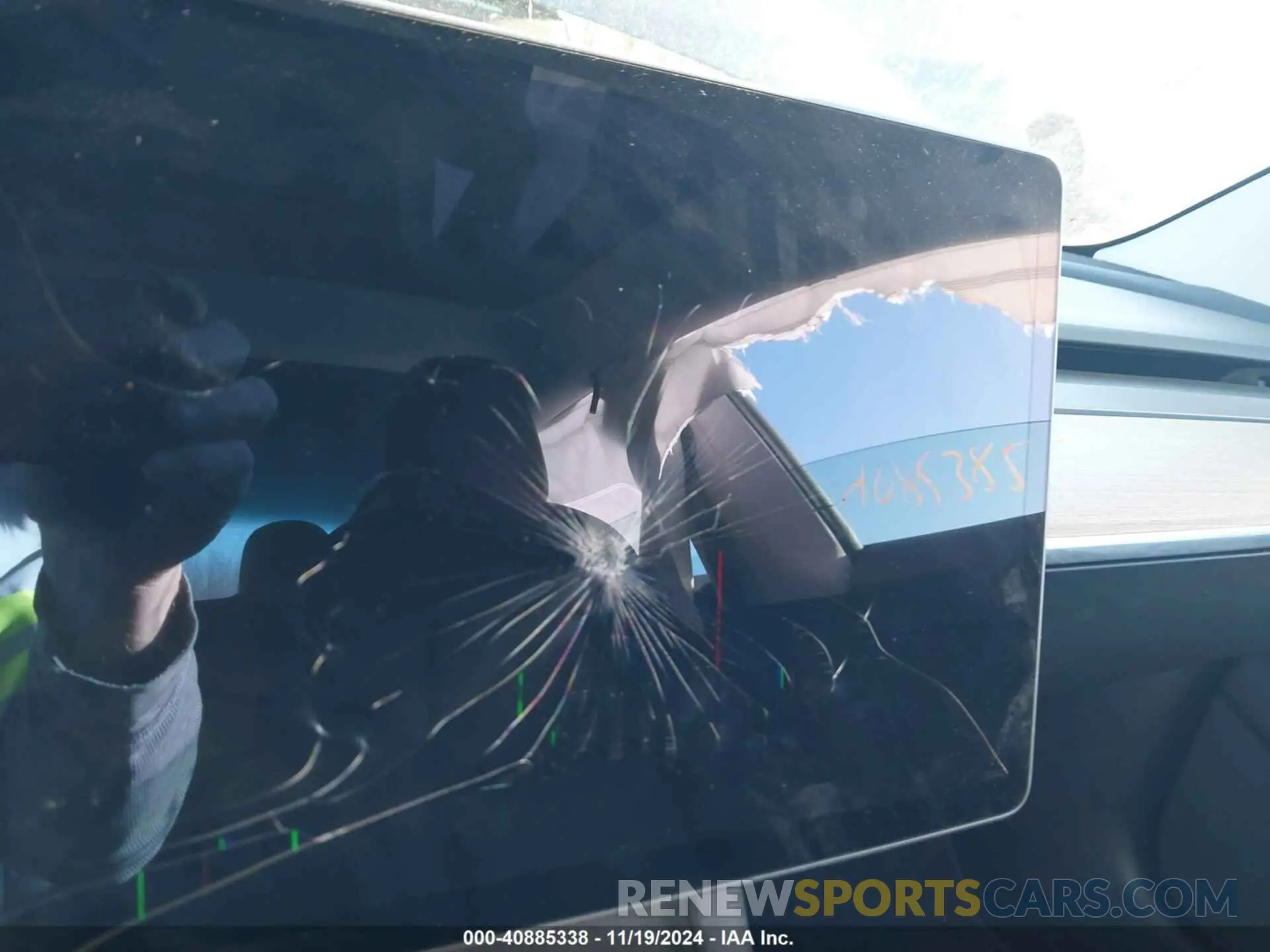 19 Photograph of a damaged car 5YJ3E1EB0MF974860 TESLA MODEL 3 2021