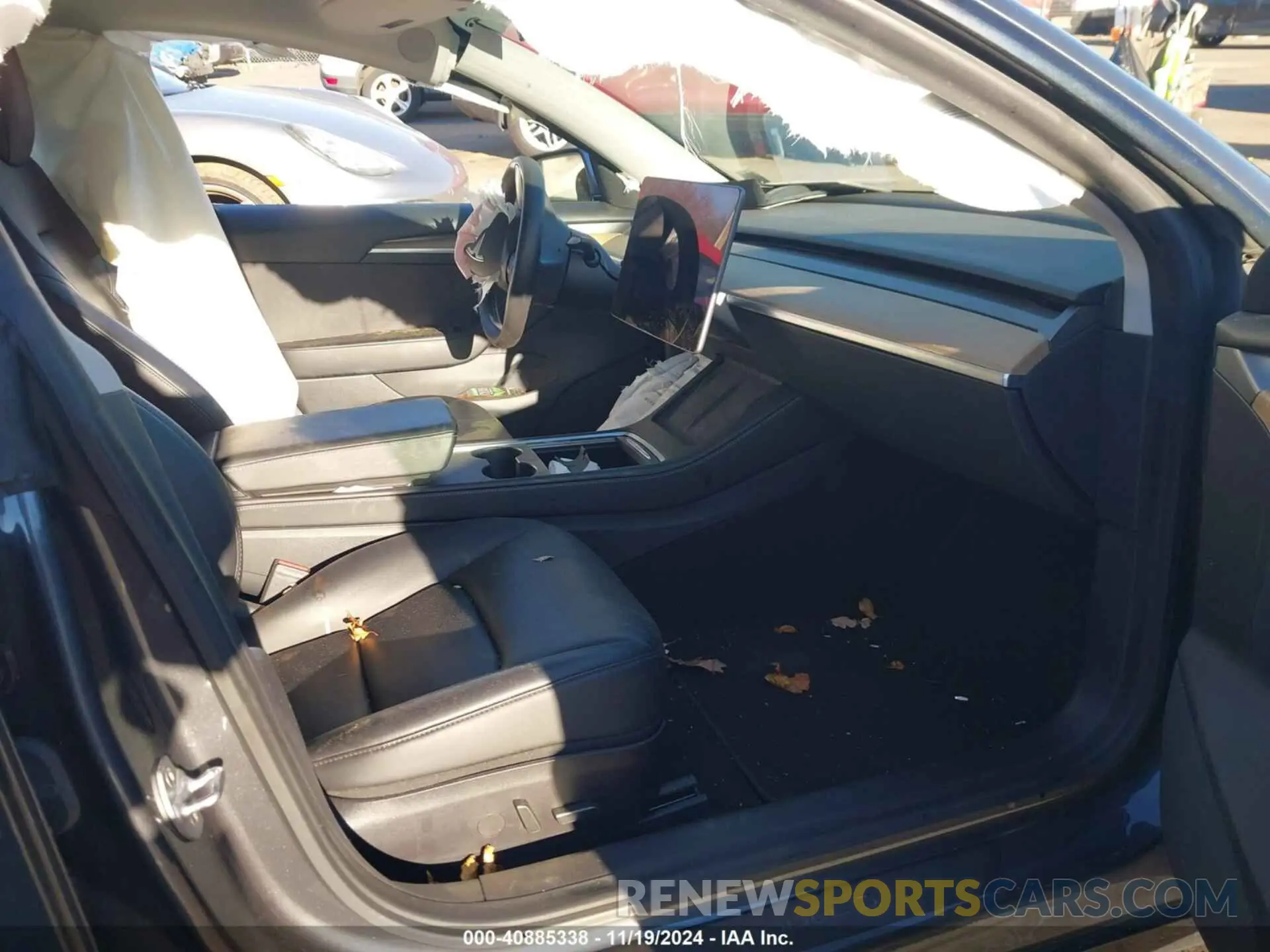 5 Photograph of a damaged car 5YJ3E1EB0MF974860 TESLA MODEL 3 2021