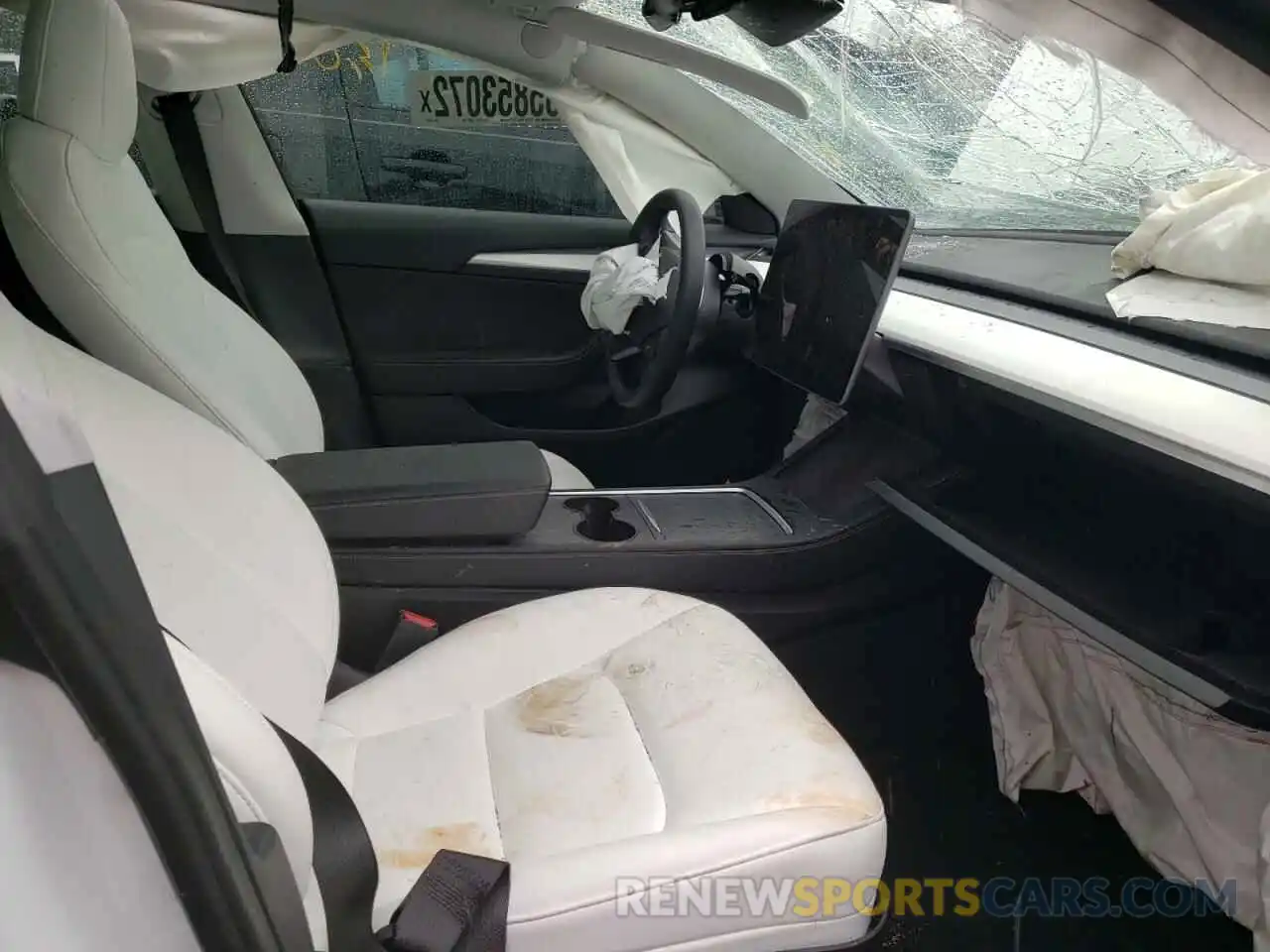 5 Photograph of a damaged car 5YJ3E1EB0MF981372 TESLA MODEL 3 2021