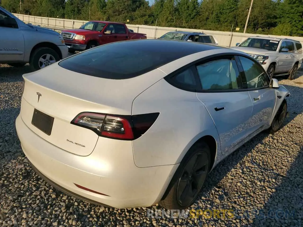 3 Photograph of a damaged car 5YJ3E1EB0MF992310 TESLA MODEL 3 2021