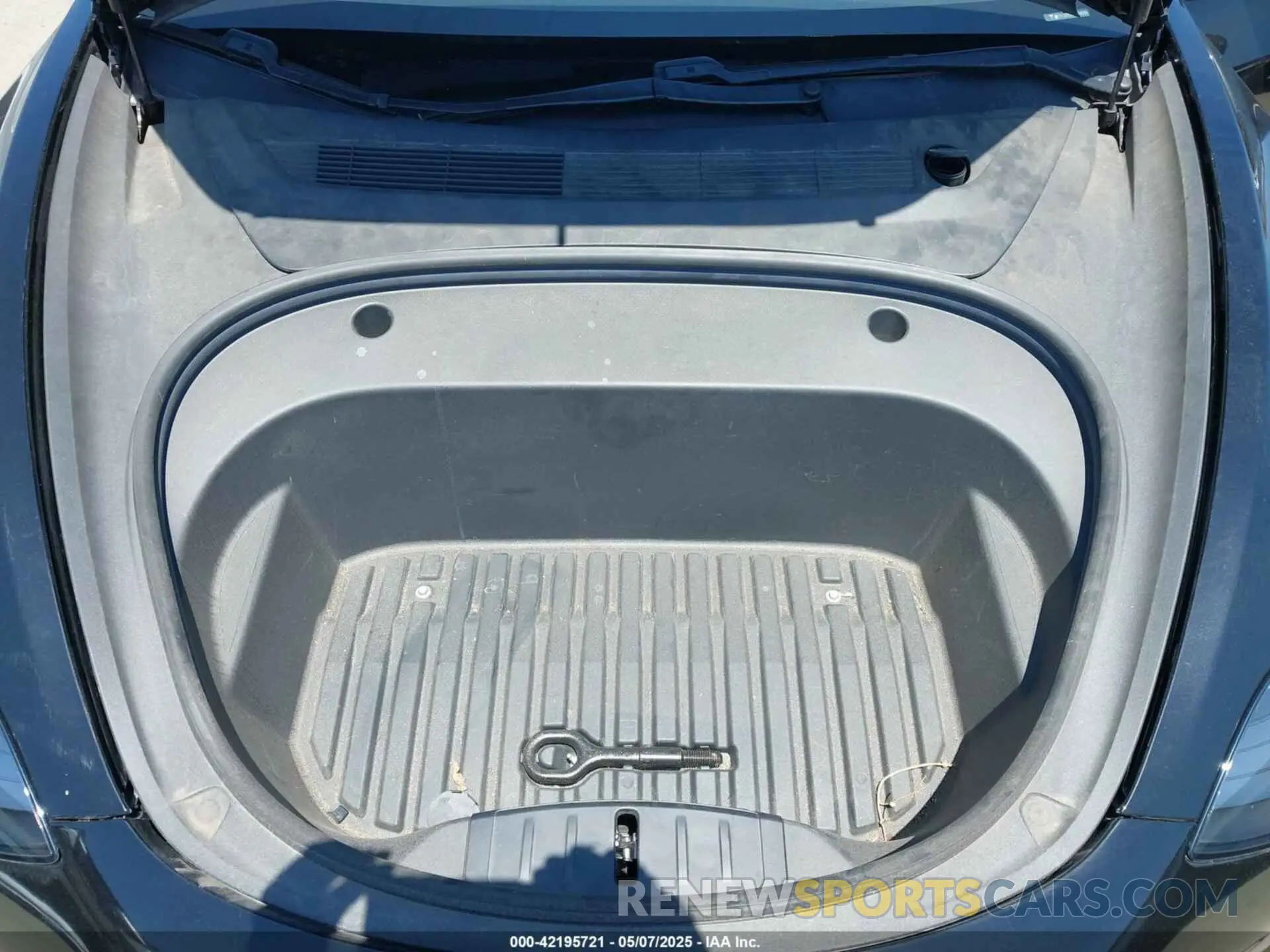 10 Photograph of a damaged car 5YJ3E1EB0MF995790 TESLA MODEL 3 2021