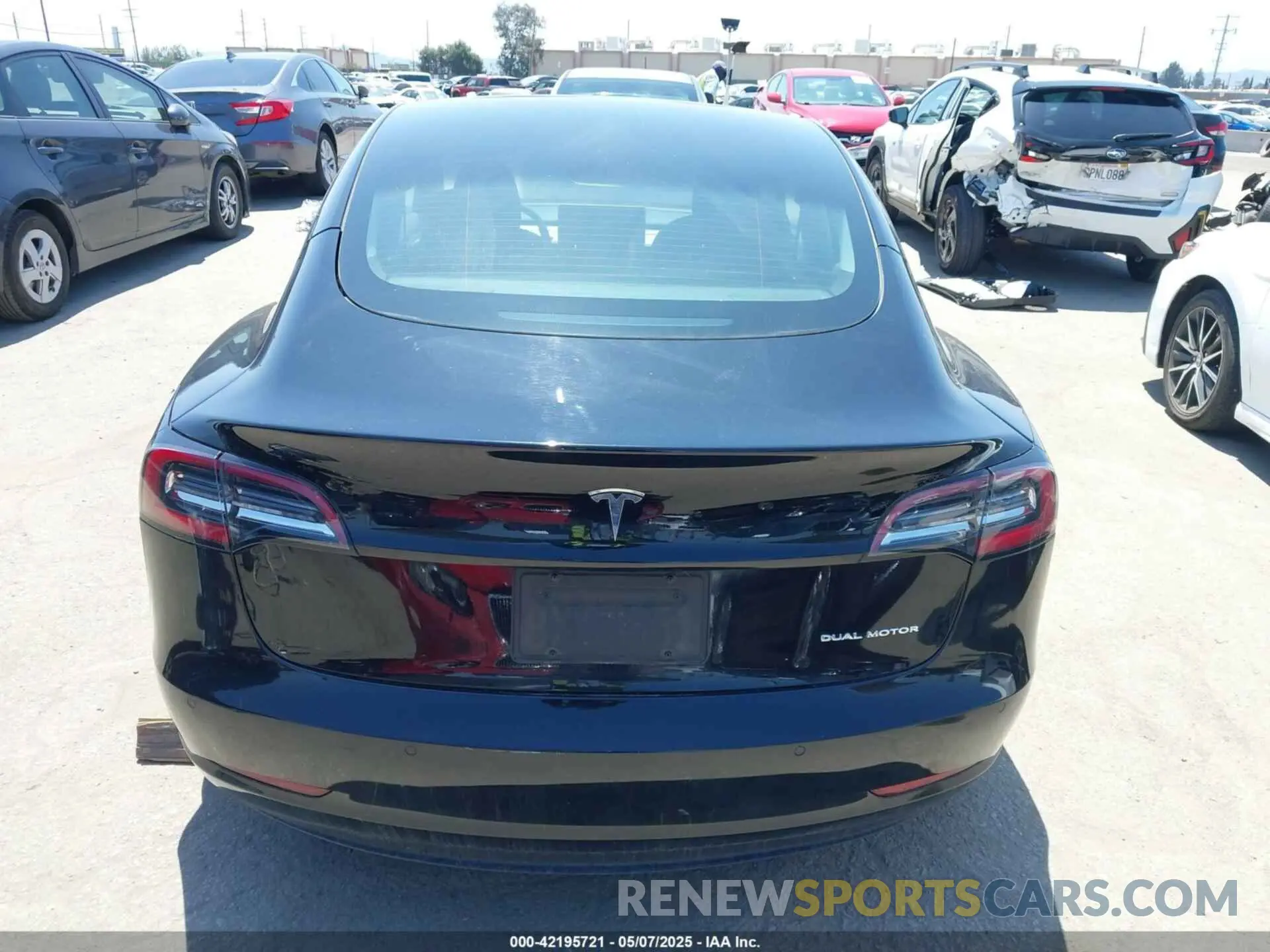 15 Photograph of a damaged car 5YJ3E1EB0MF995790 TESLA MODEL 3 2021