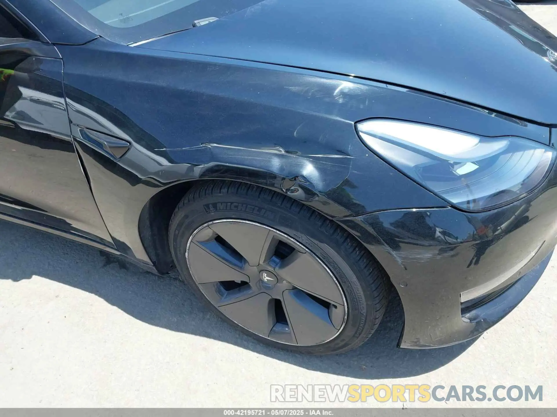 6 Photograph of a damaged car 5YJ3E1EB0MF995790 TESLA MODEL 3 2021