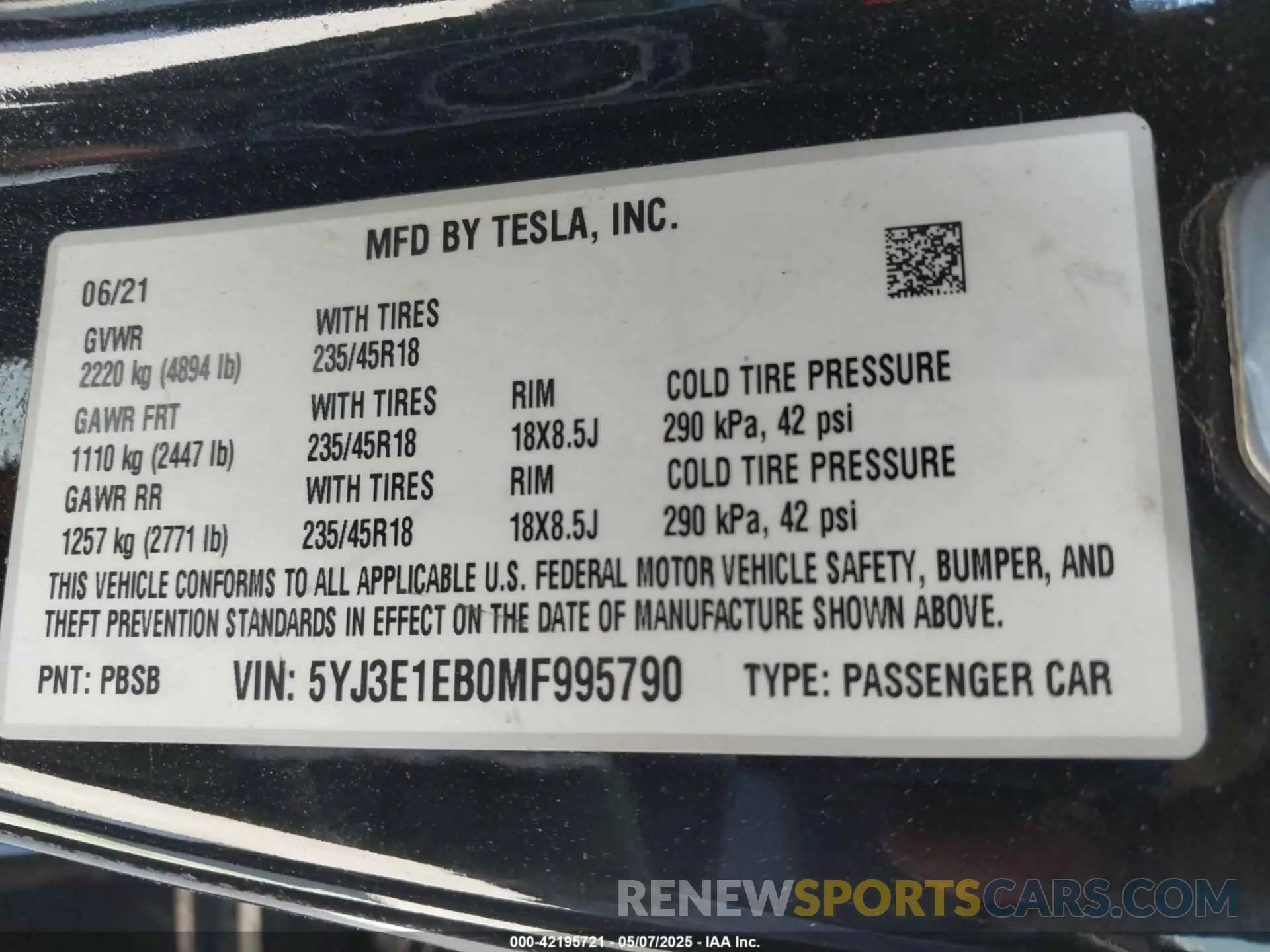 9 Photograph of a damaged car 5YJ3E1EB0MF995790 TESLA MODEL 3 2021