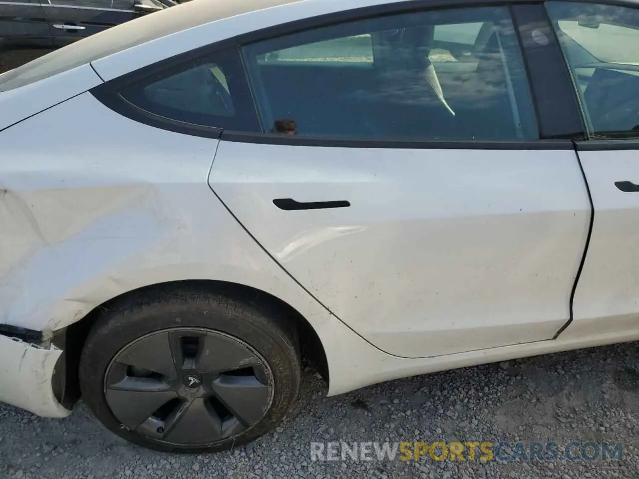 10 Photograph of a damaged car 5YJ3E1EB1MF002247 TESLA MODEL 3 2021