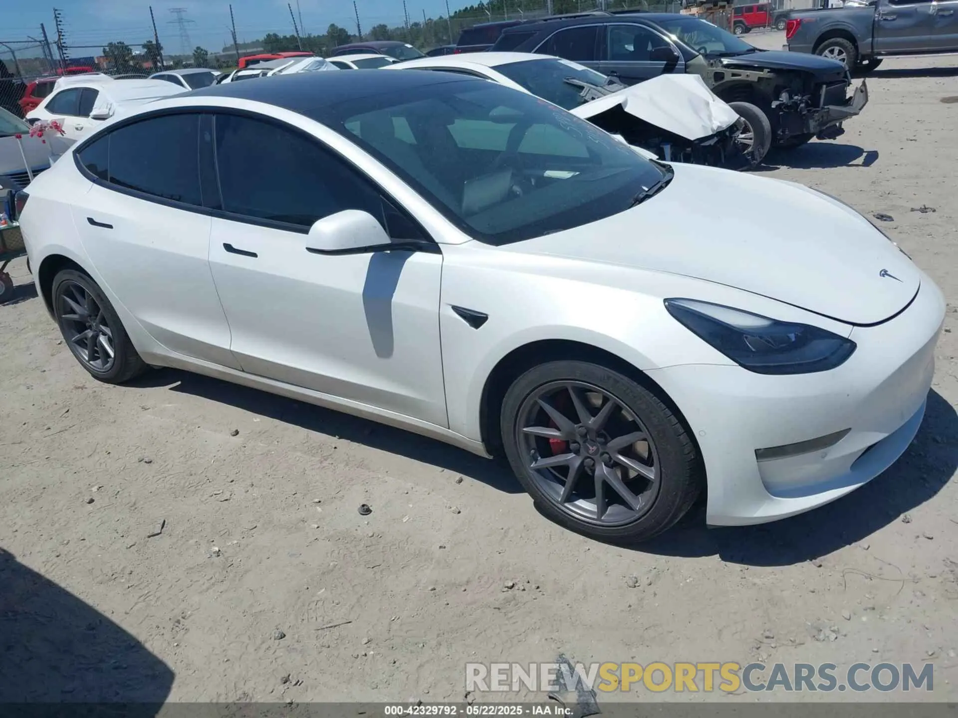 1 Photograph of a damaged car 5YJ3E1EB1MF062710 TESLA MODEL 3 2021