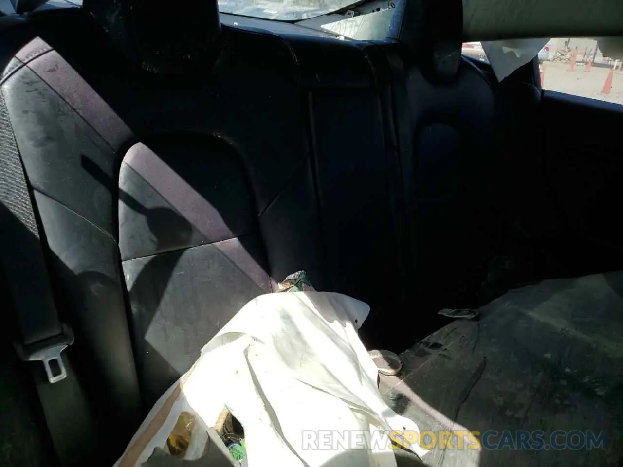 10 Photograph of a damaged car 5YJ3E1EB1MF076333 TESLA MODEL 3 2021