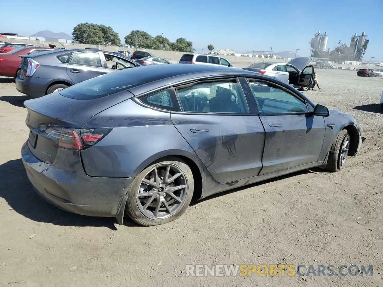 3 Photograph of a damaged car 5YJ3E1EB1MF076333 TESLA MODEL 3 2021