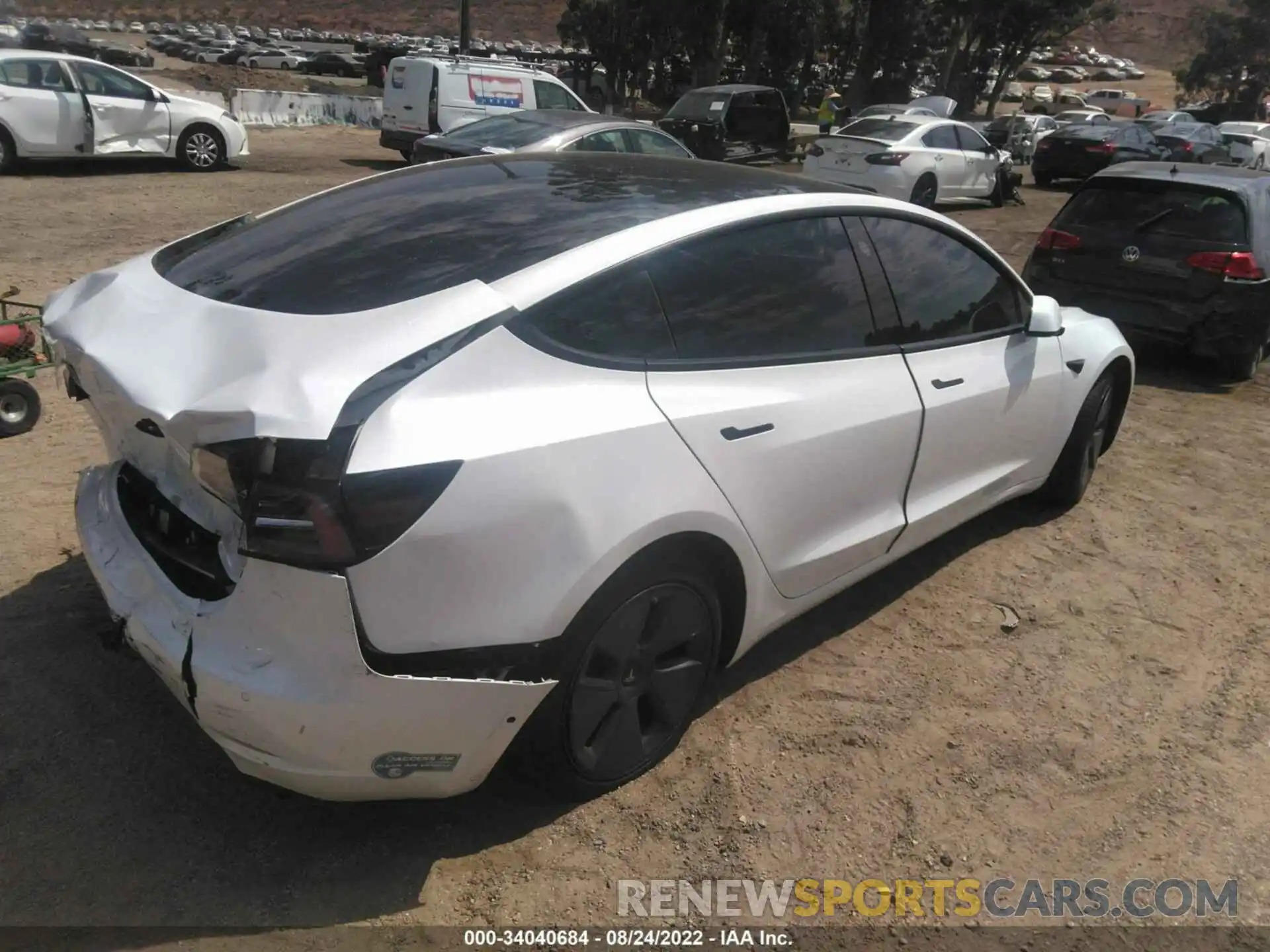 4 Photograph of a damaged car 5YJ3E1EB1MF872614 TESLA MODEL 3 2021