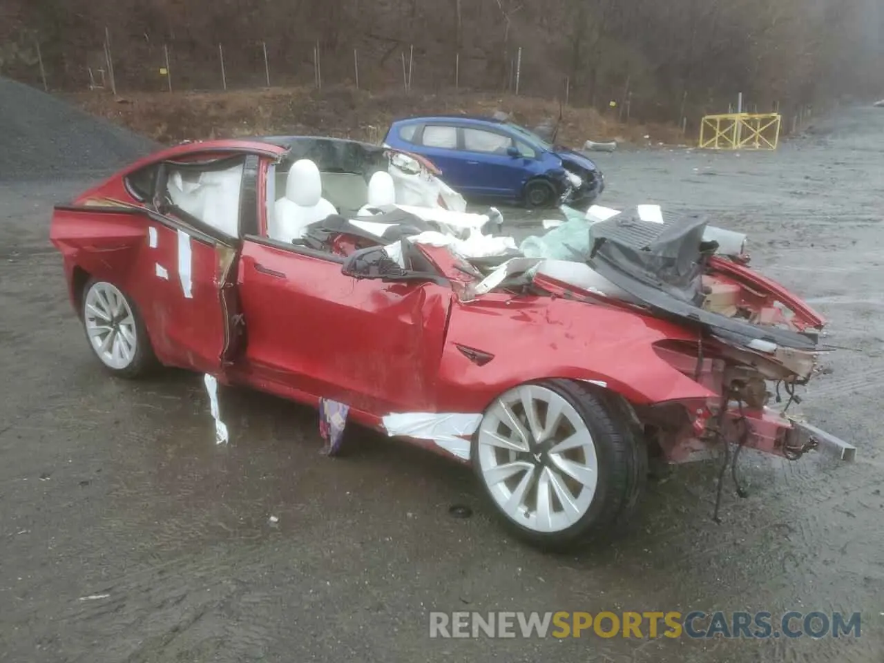 4 Photograph of a damaged car 5YJ3E1EB1MF903408 TESLA MODEL 3 2021