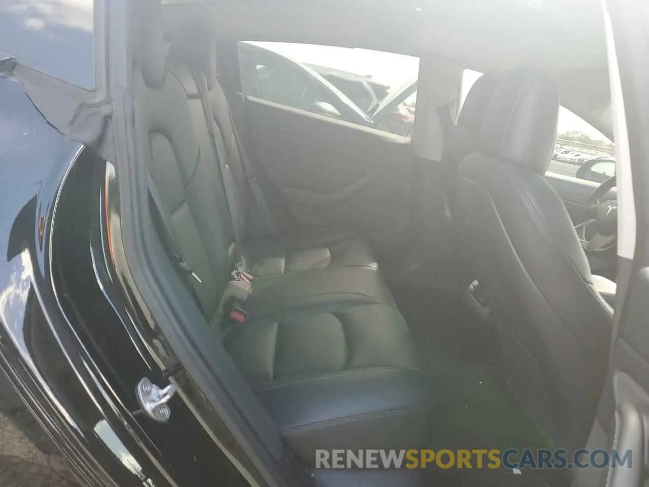 10 Photograph of a damaged car 5YJ3E1EB1MF927241 TESLA MODEL 3 2021