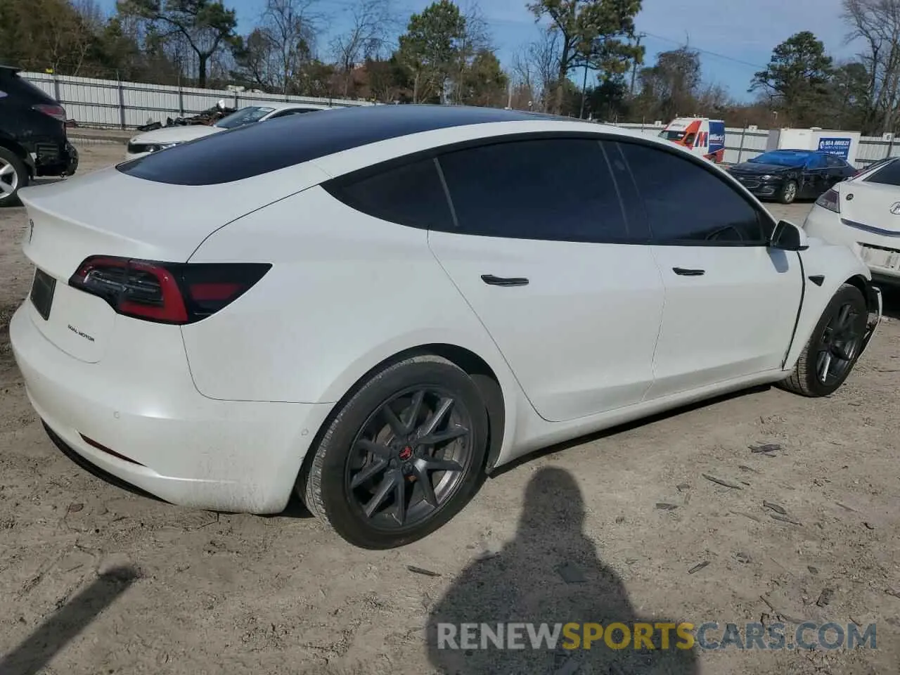 3 Photograph of a damaged car 5YJ3E1EB1MF927627 TESLA MODEL 3 2021