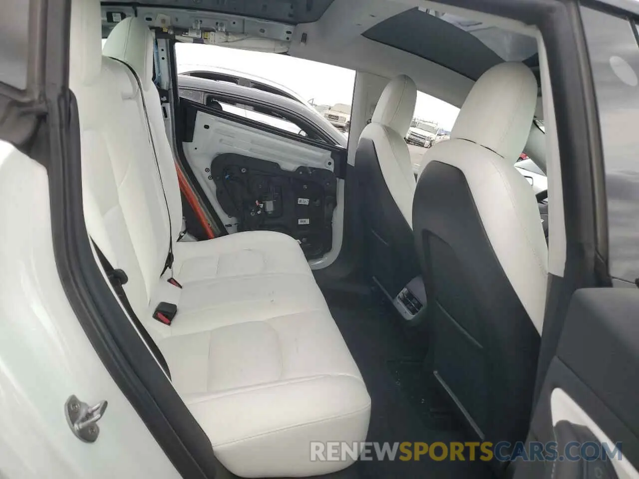 10 Photograph of a damaged car 5YJ3E1EB1MF937669 TESLA MODEL 3 2021