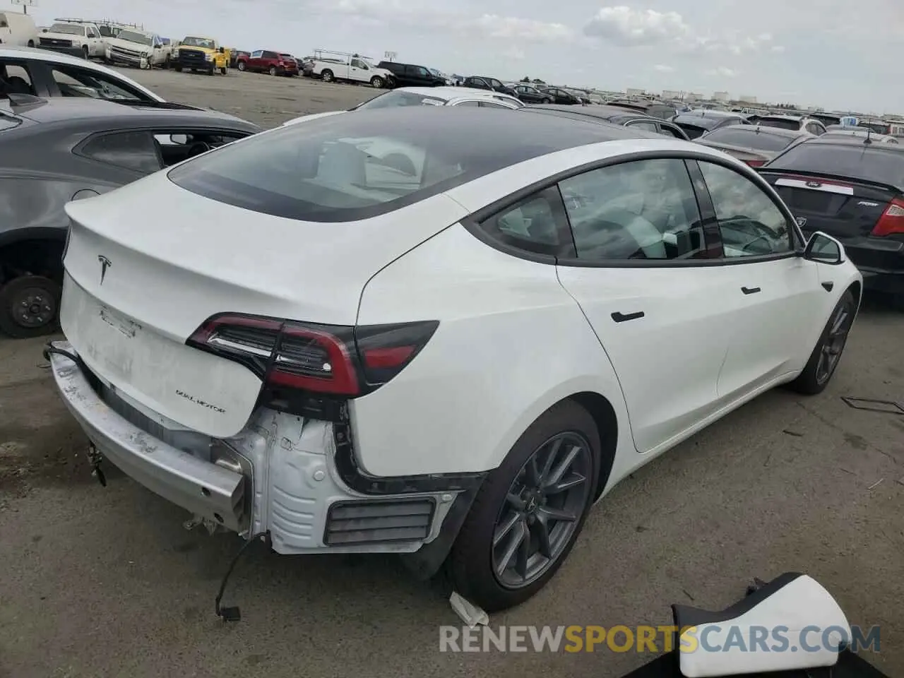 3 Photograph of a damaged car 5YJ3E1EB1MF937669 TESLA MODEL 3 2021