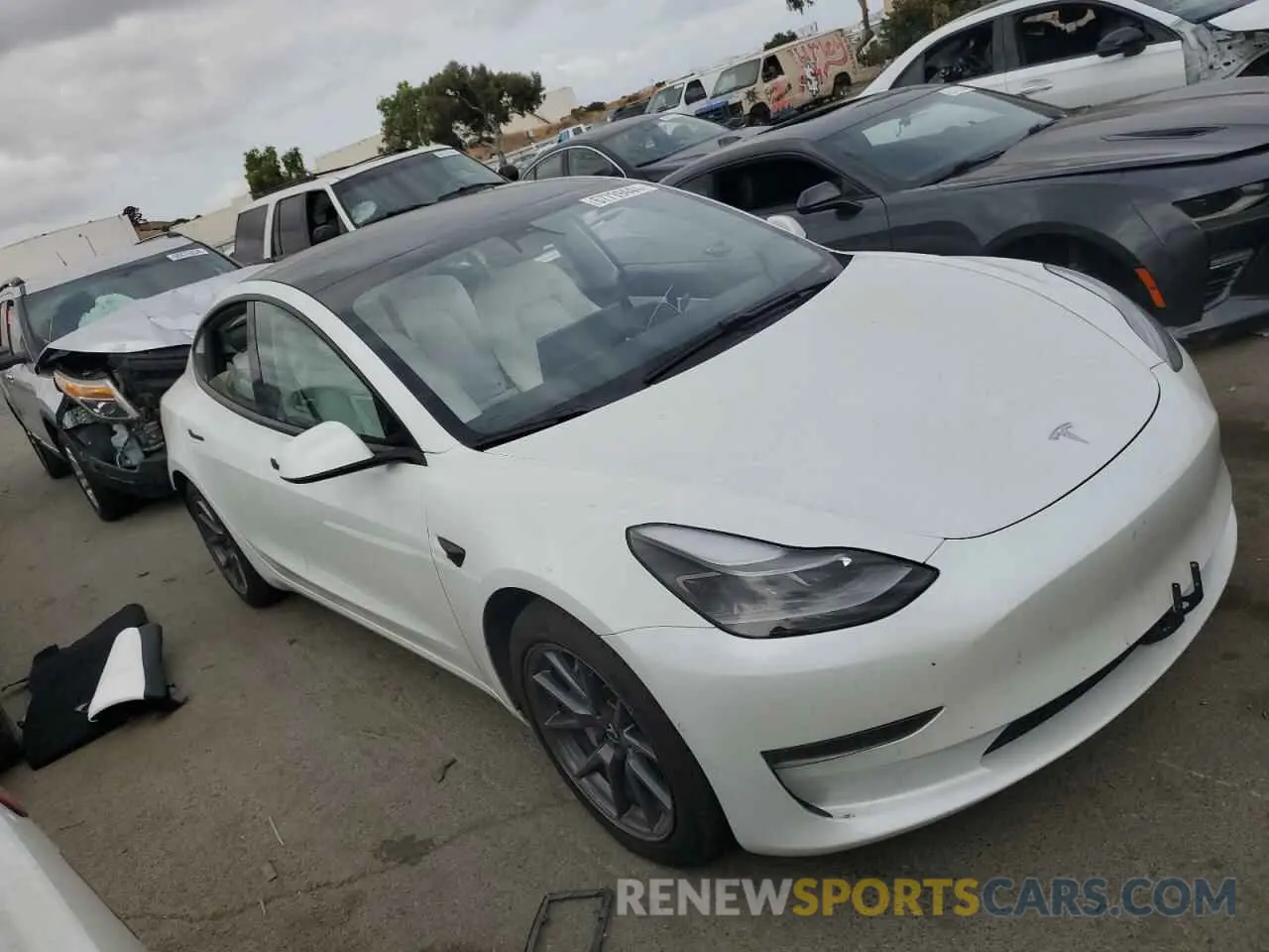 4 Photograph of a damaged car 5YJ3E1EB1MF937669 TESLA MODEL 3 2021