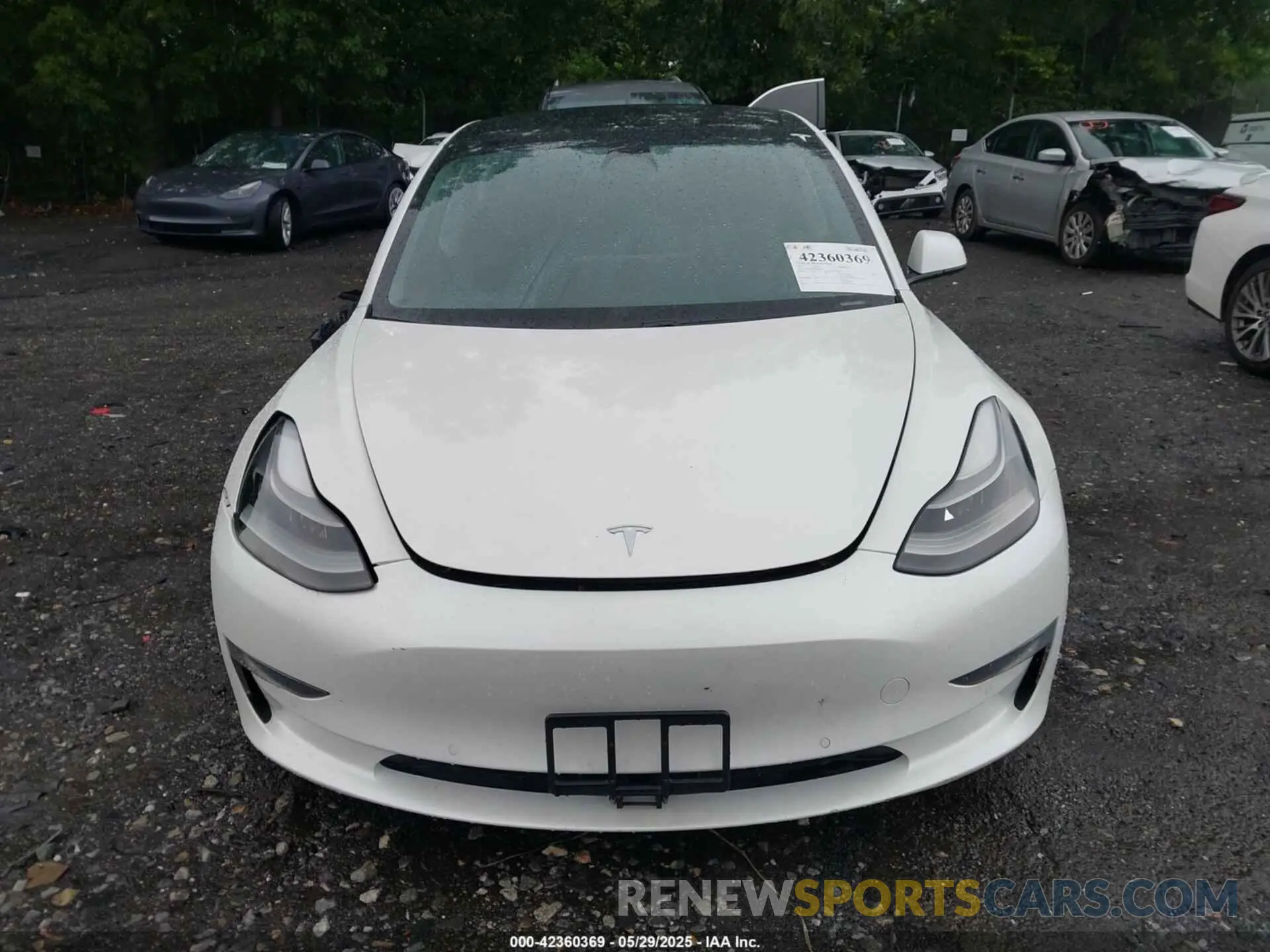 11 Photograph of a damaged car 5YJ3E1EB1MF973992 TESLA MODEL 3 2021